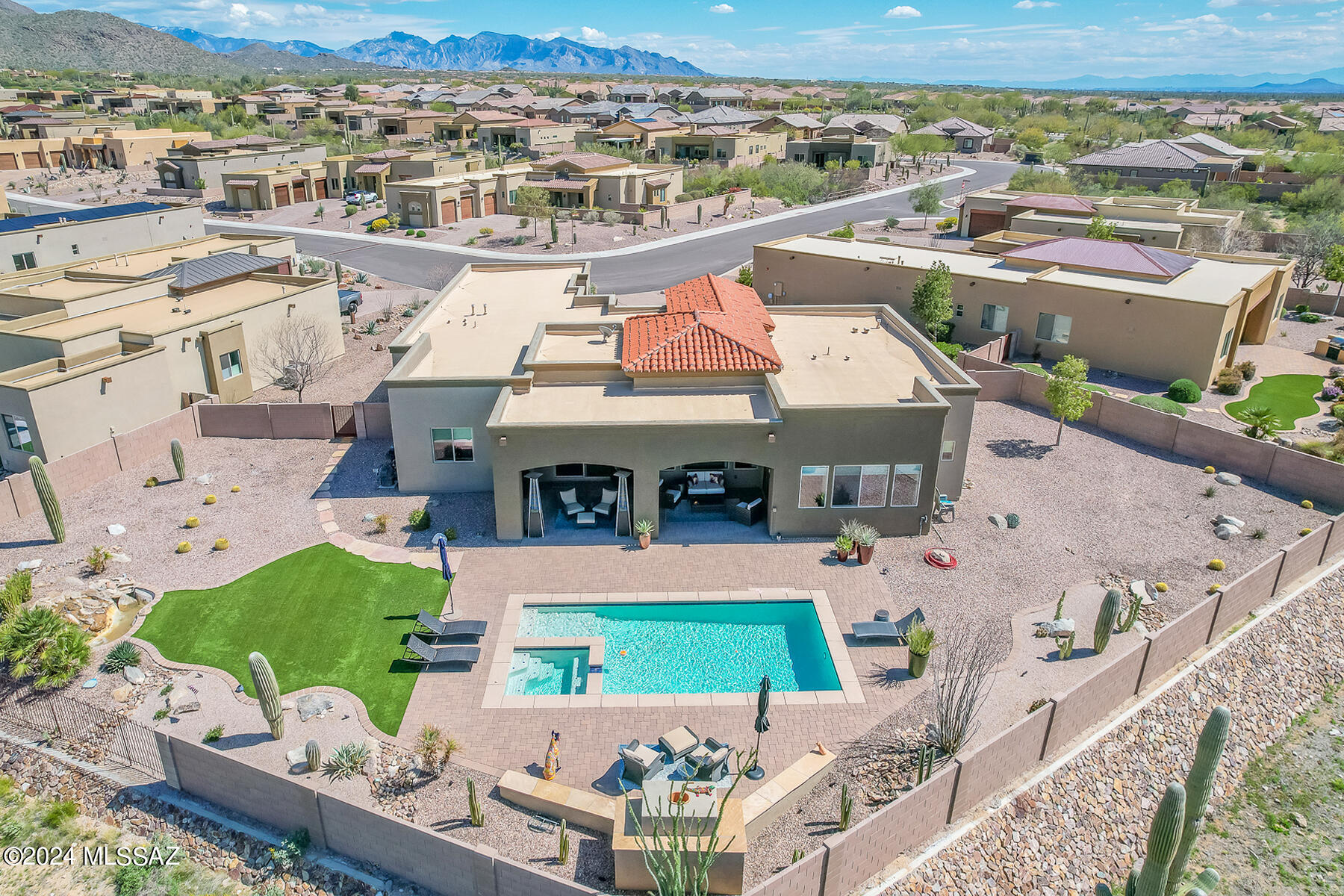 Boulder Bridge Pass At Dove Mountain SQ20132910078 - Residential