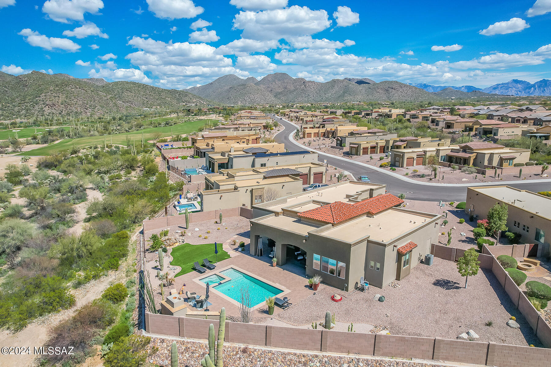 Boulder Bridge Pass At Dove Mountain SQ20132910078 - Residential