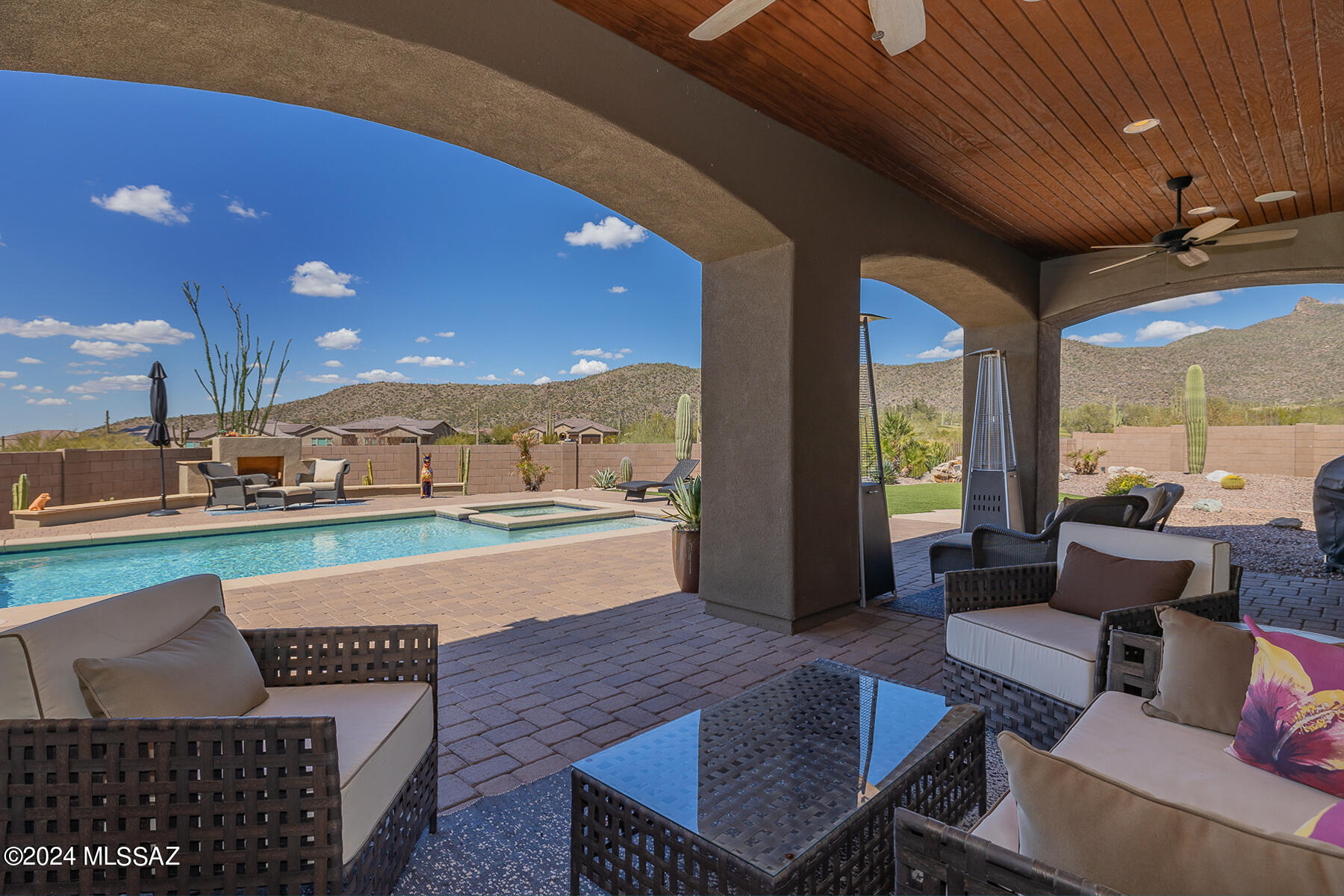 Boulder Bridge Pass At Dove Mountain SQ20132910078 - Residential