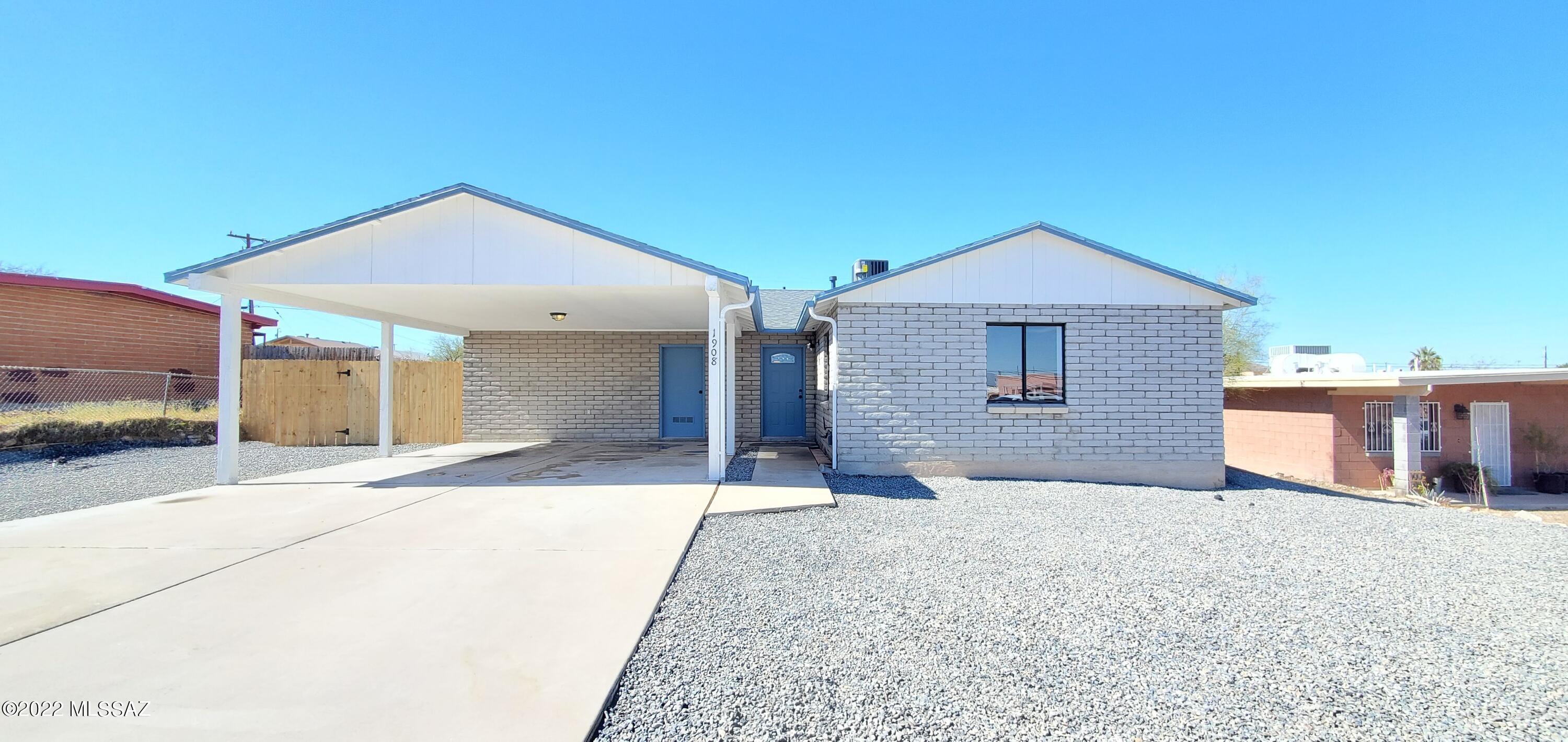 Seller will counter or accept offers between $289,000 and $299,000. Beautiful spacious single family home