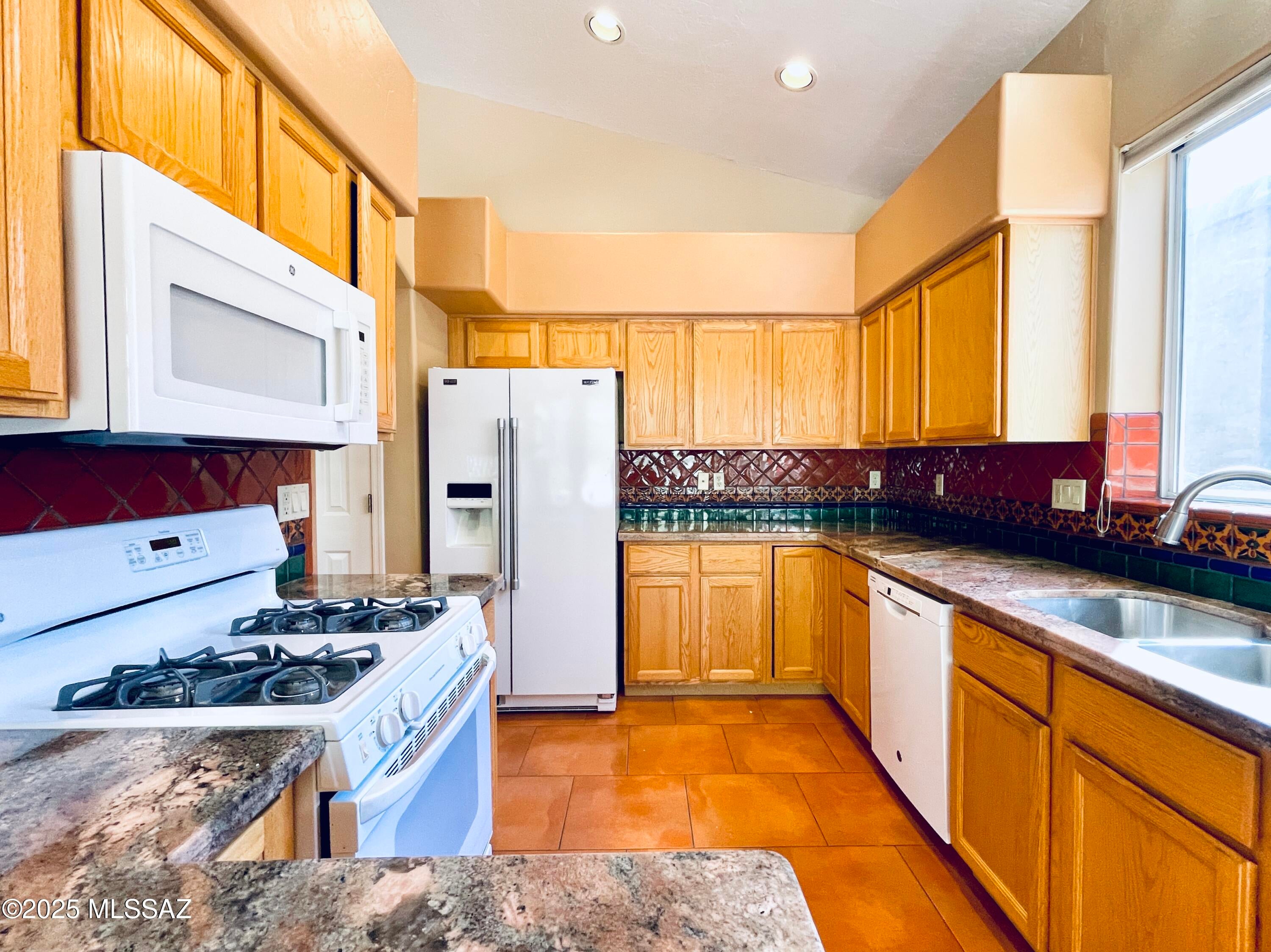 Desert Greens At Oro Valley (1-23) - Residential Lease