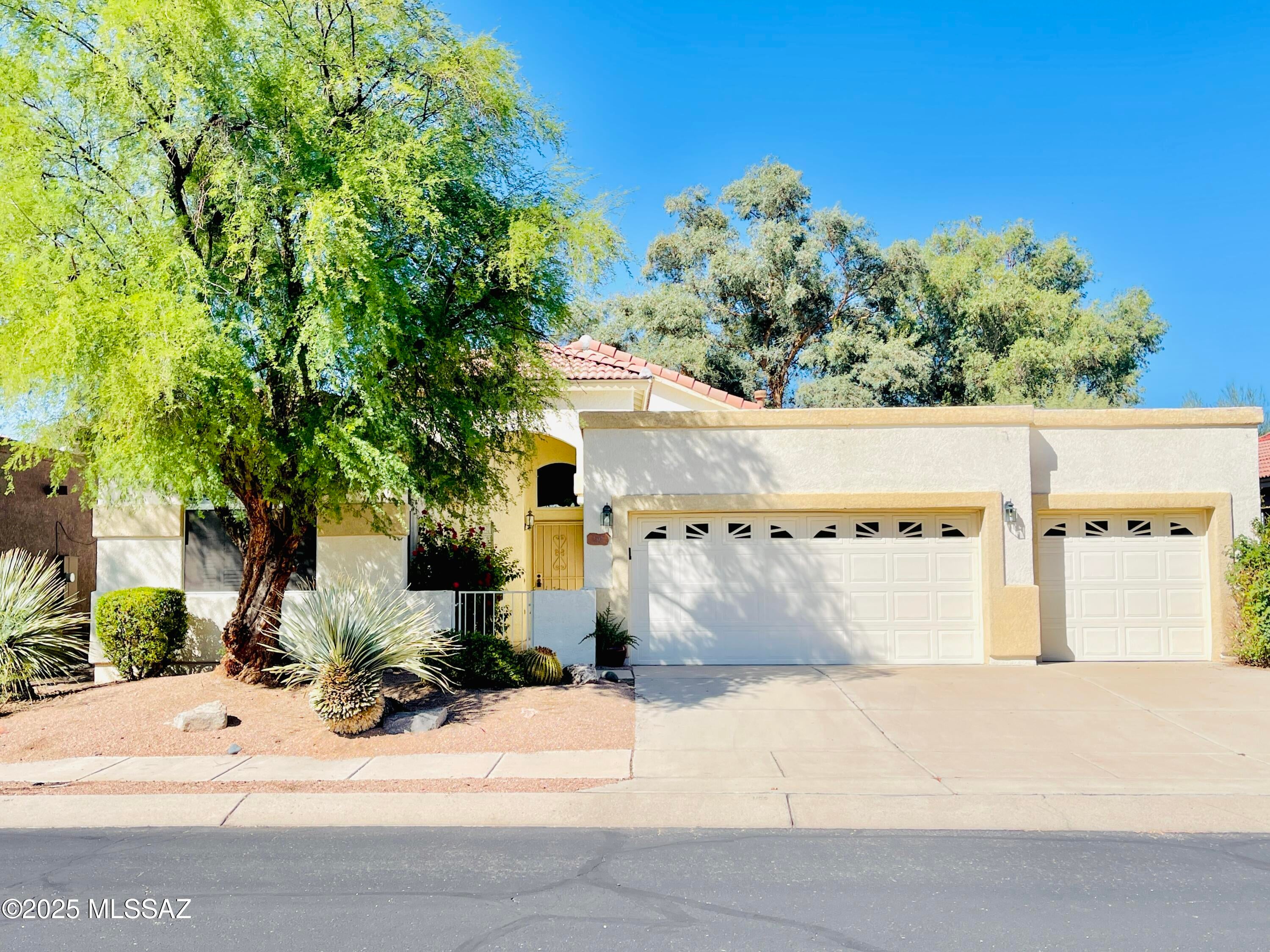 Desert Greens At Oro Valley (1-23) - Residential Lease
