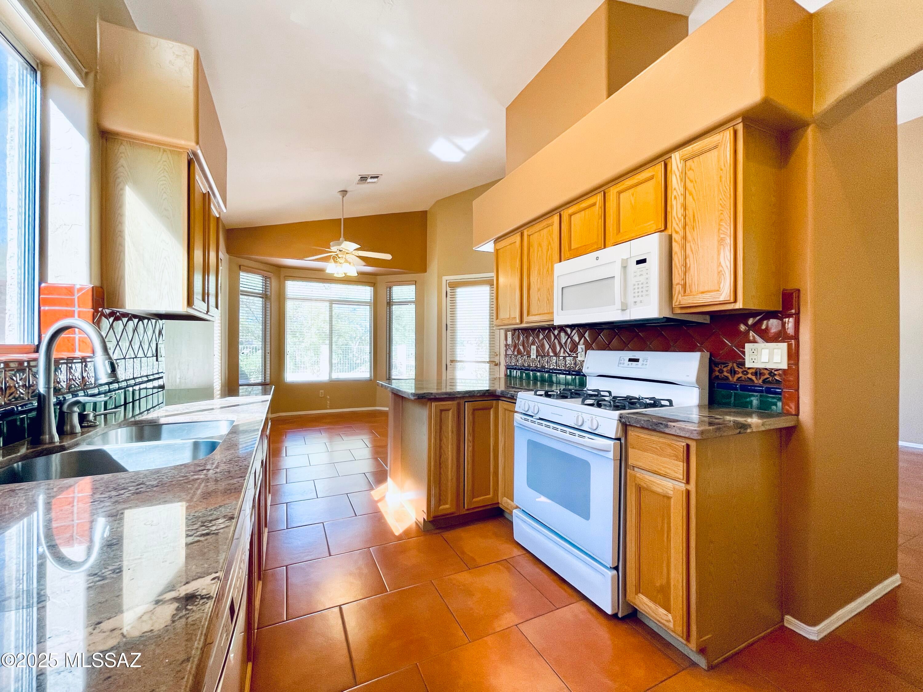 Desert Greens At Oro Valley (1-23) - Residential Lease