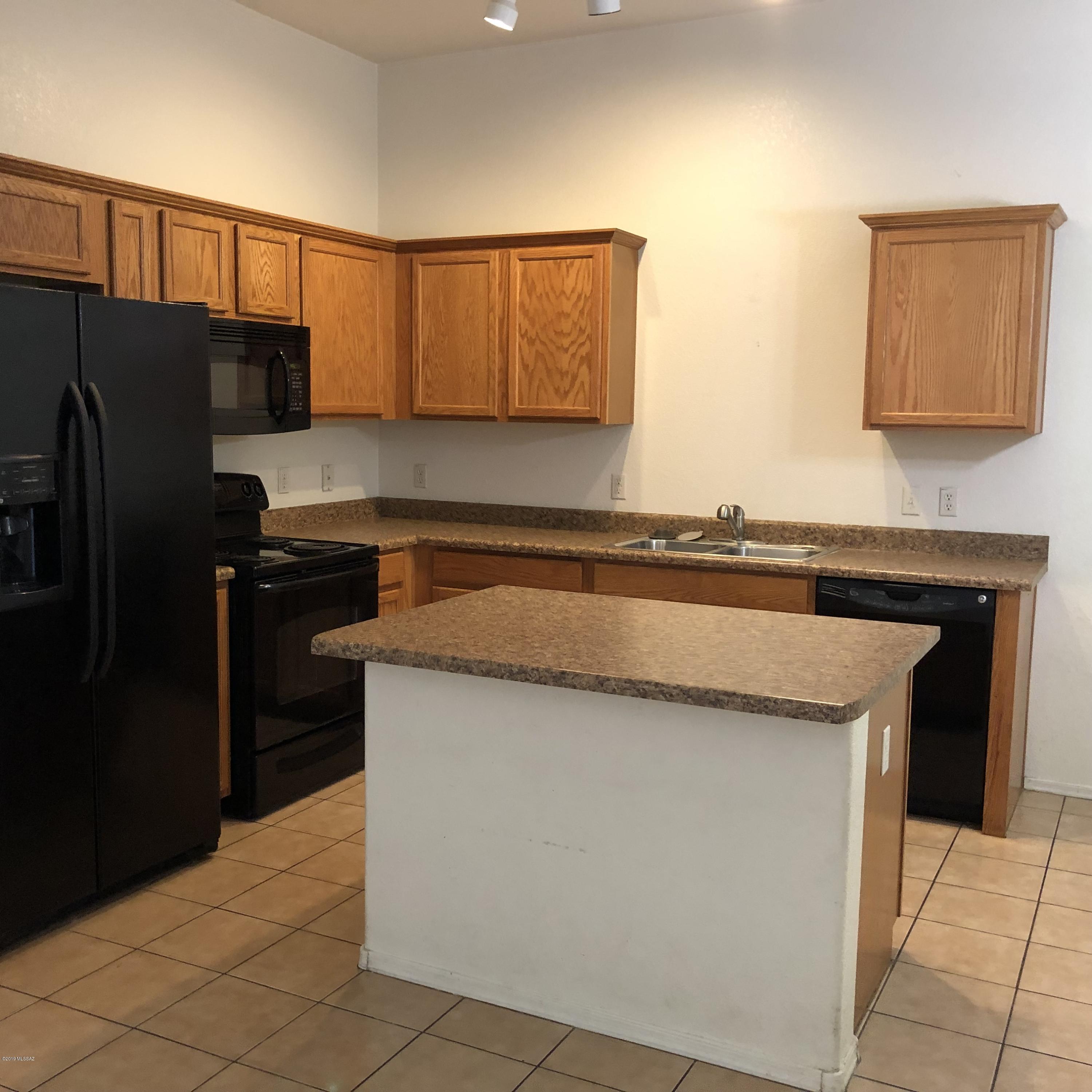Tres Pueblos Sur - Residential Lease