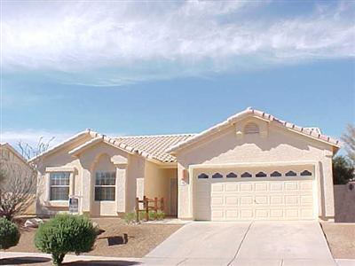 Hacienda Del Oro (1-78) - Residential Lease
