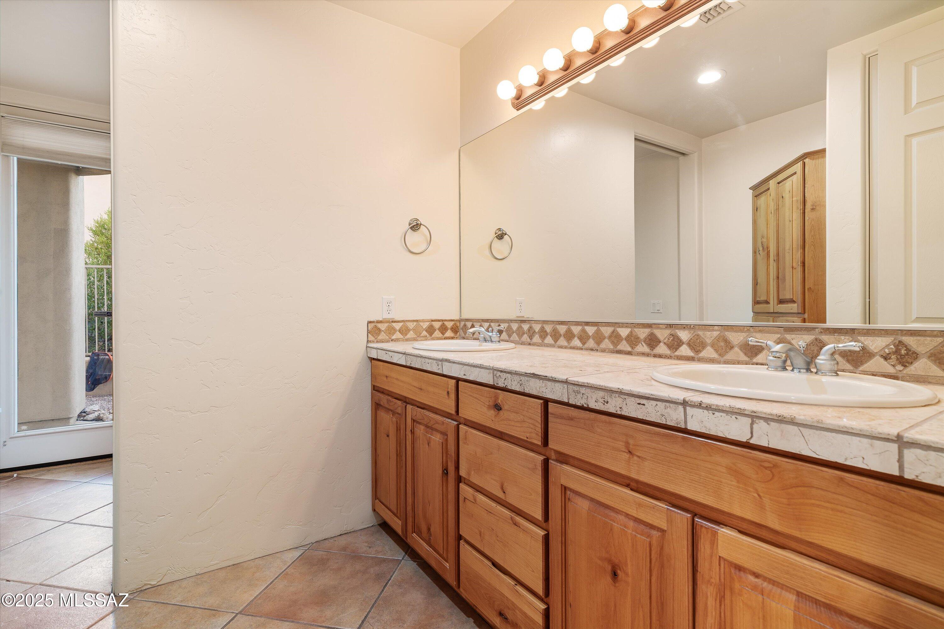 Roadrunner Hills (1-21) - Residential