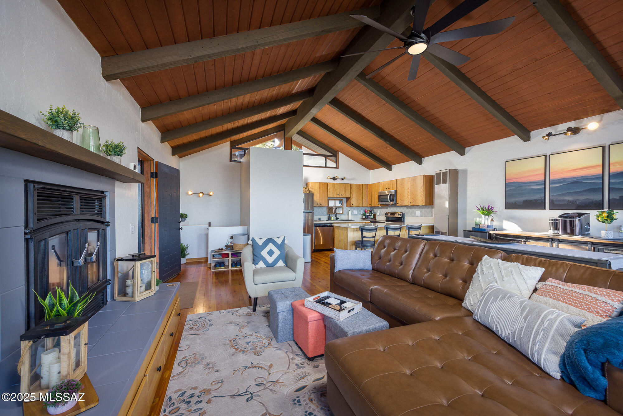Loma Sabino Pines - Residential