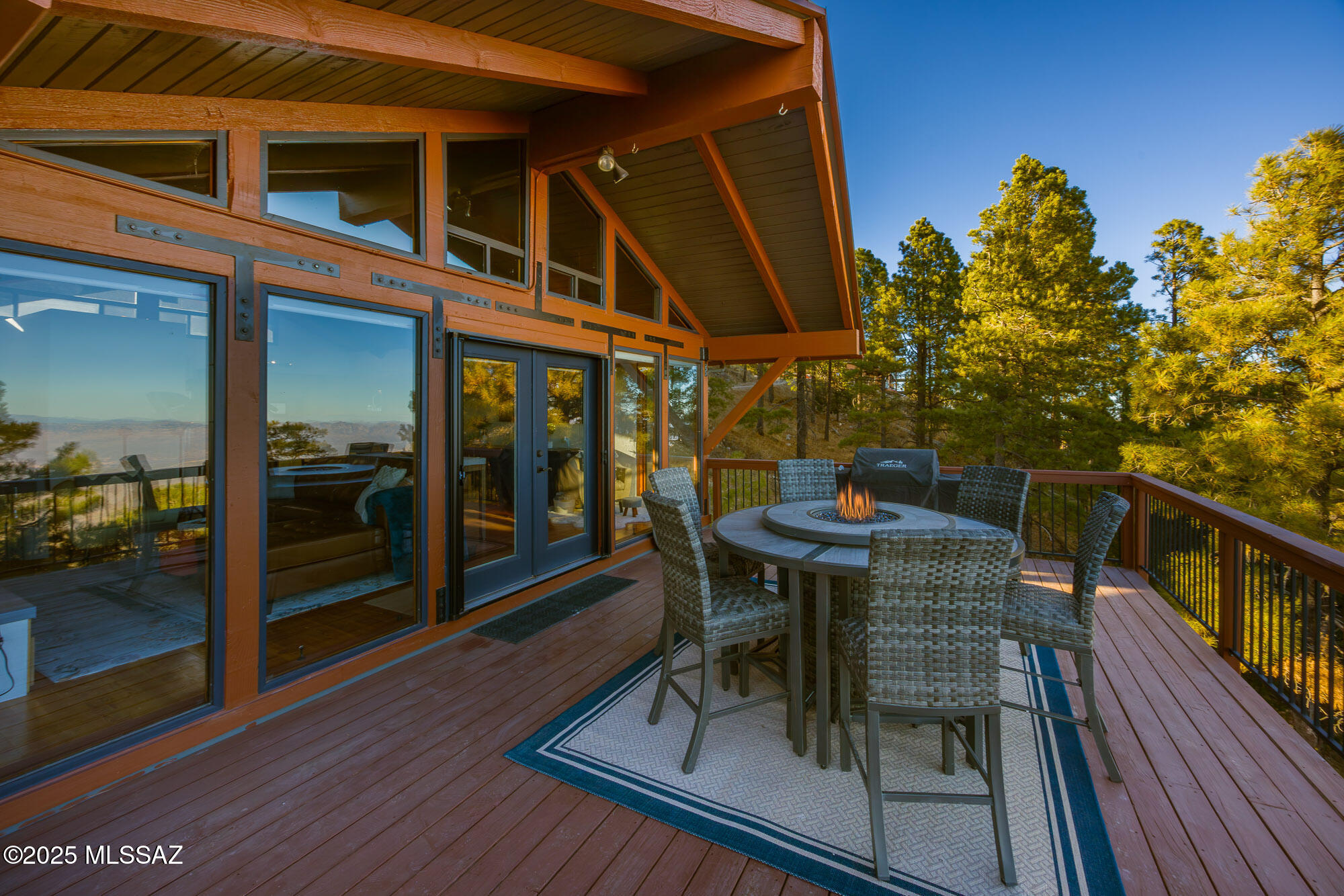 Loma Sabino Pines - Residential