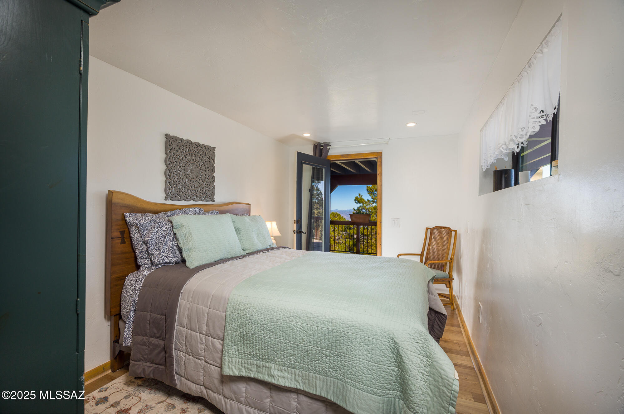Loma Sabino Pines - Residential