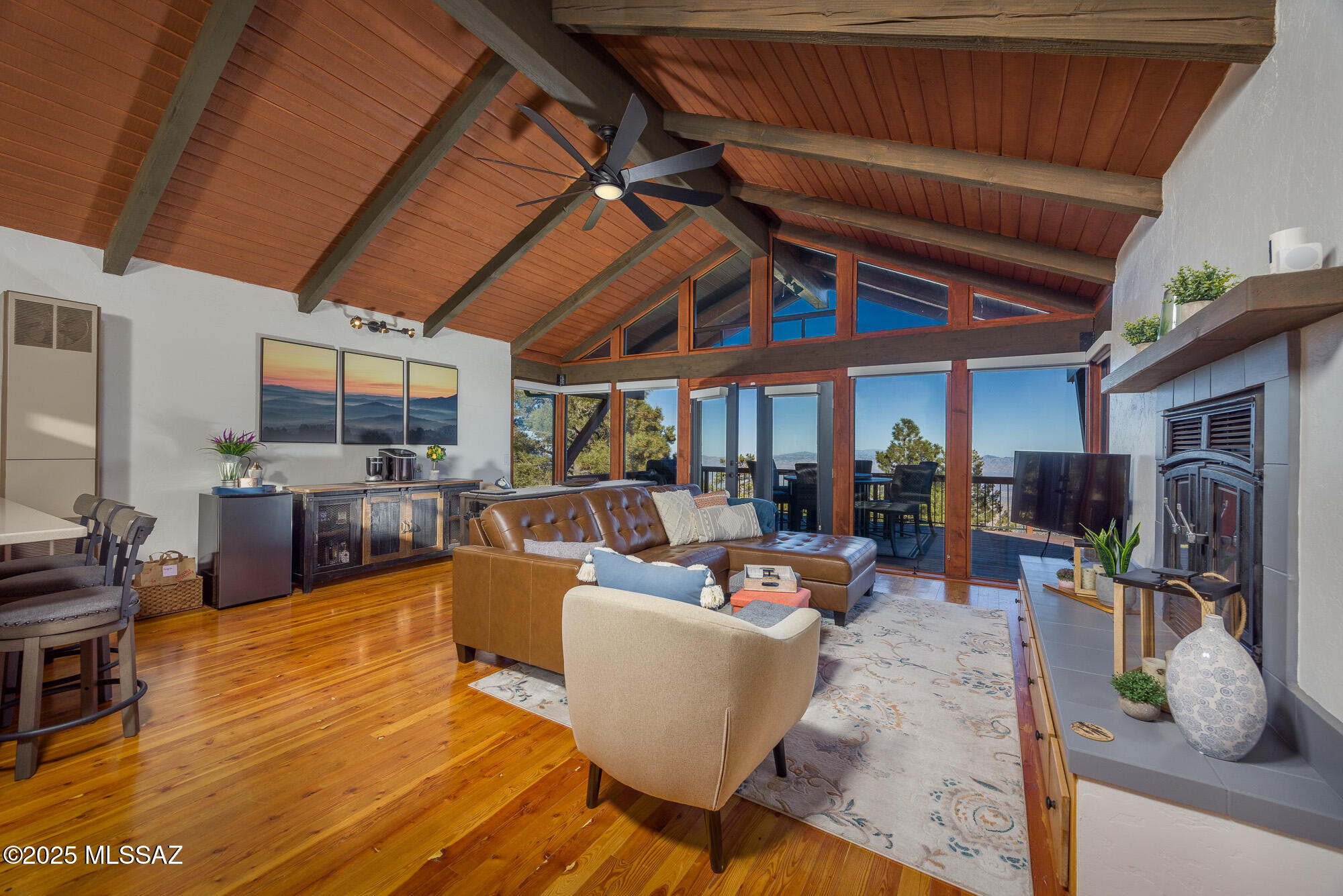 Loma Sabino Pines - Residential