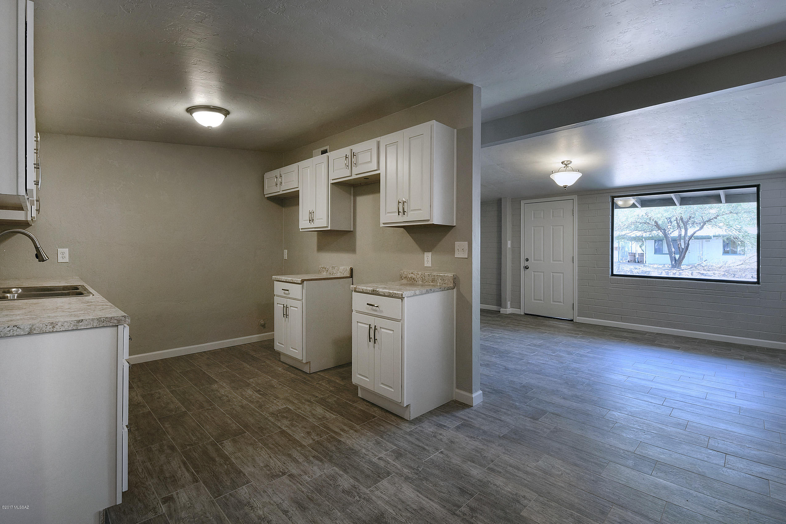 Park El Monte - Residential