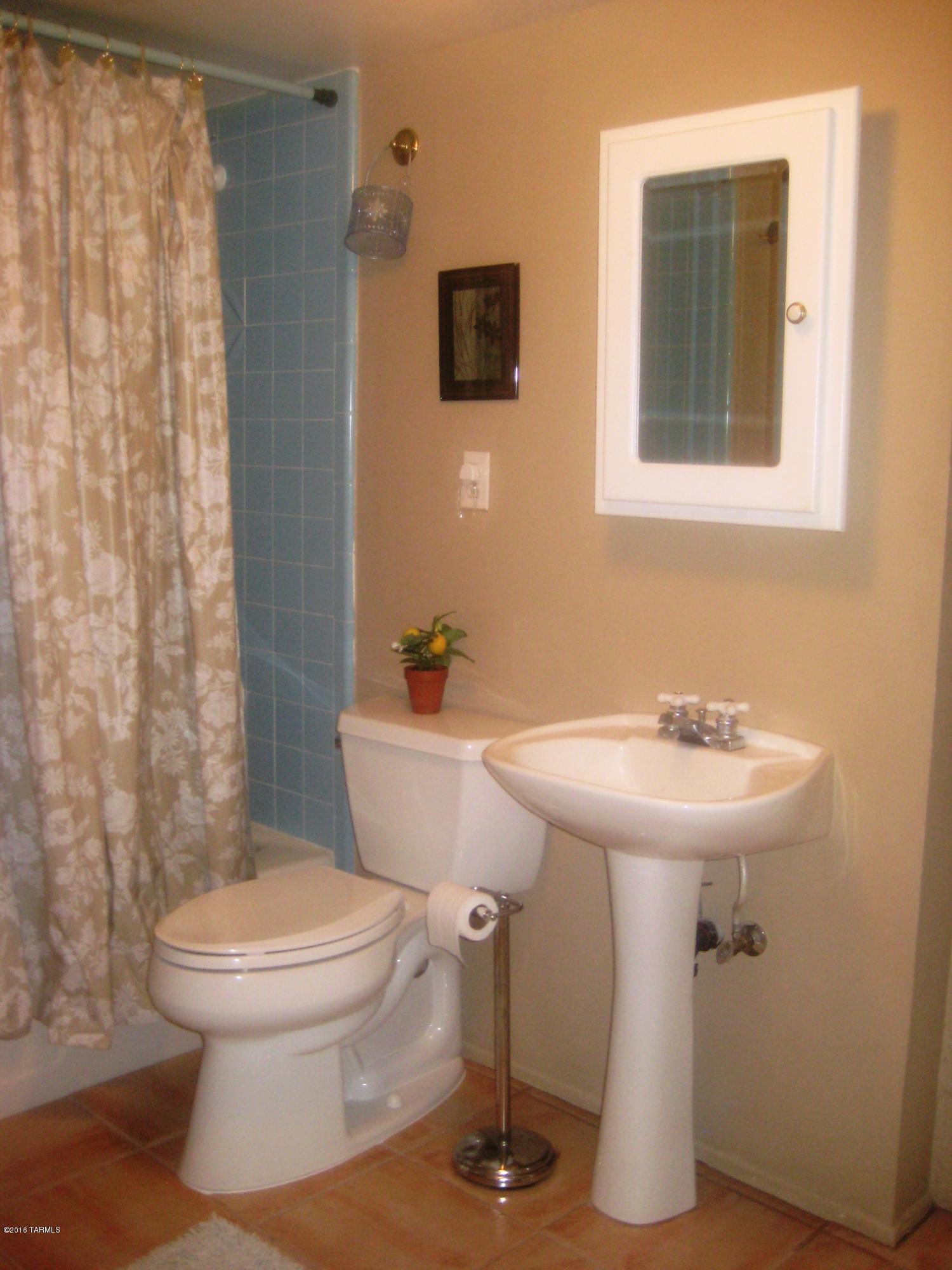 Unsubdivided - Residential Lease