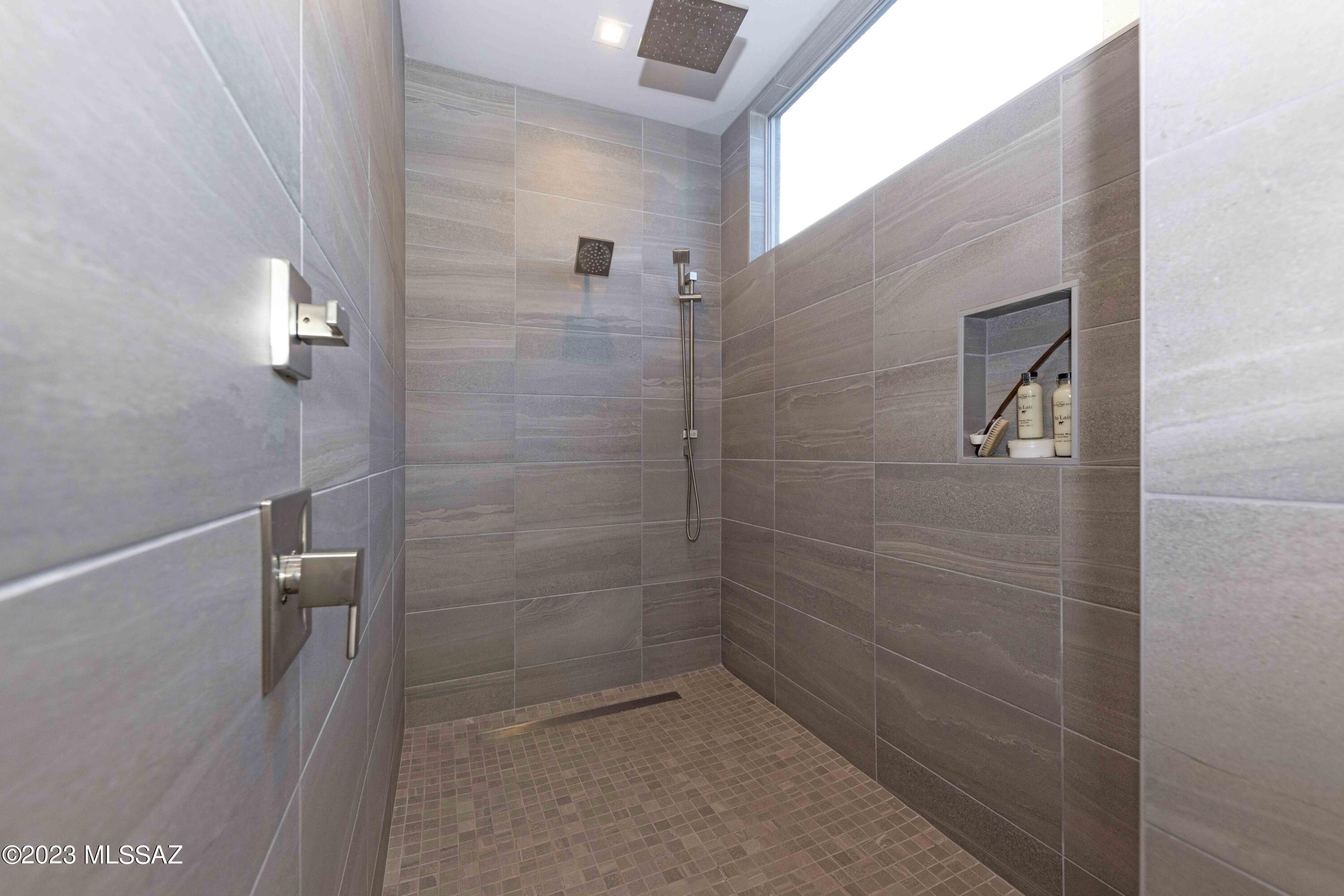 The Enclave At Stone Canyon V - Residential