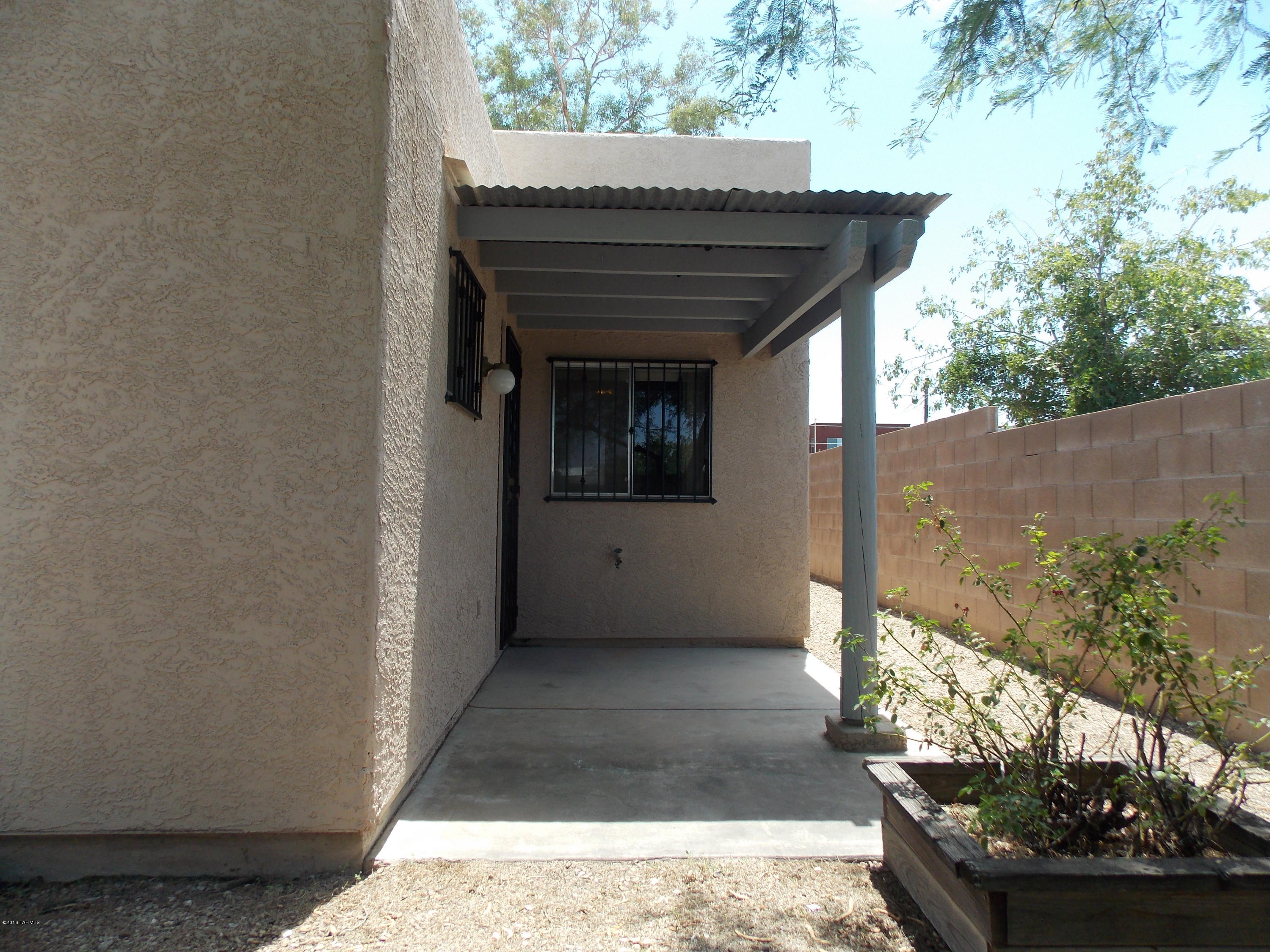 Adelaide Square (1-9) - Residential