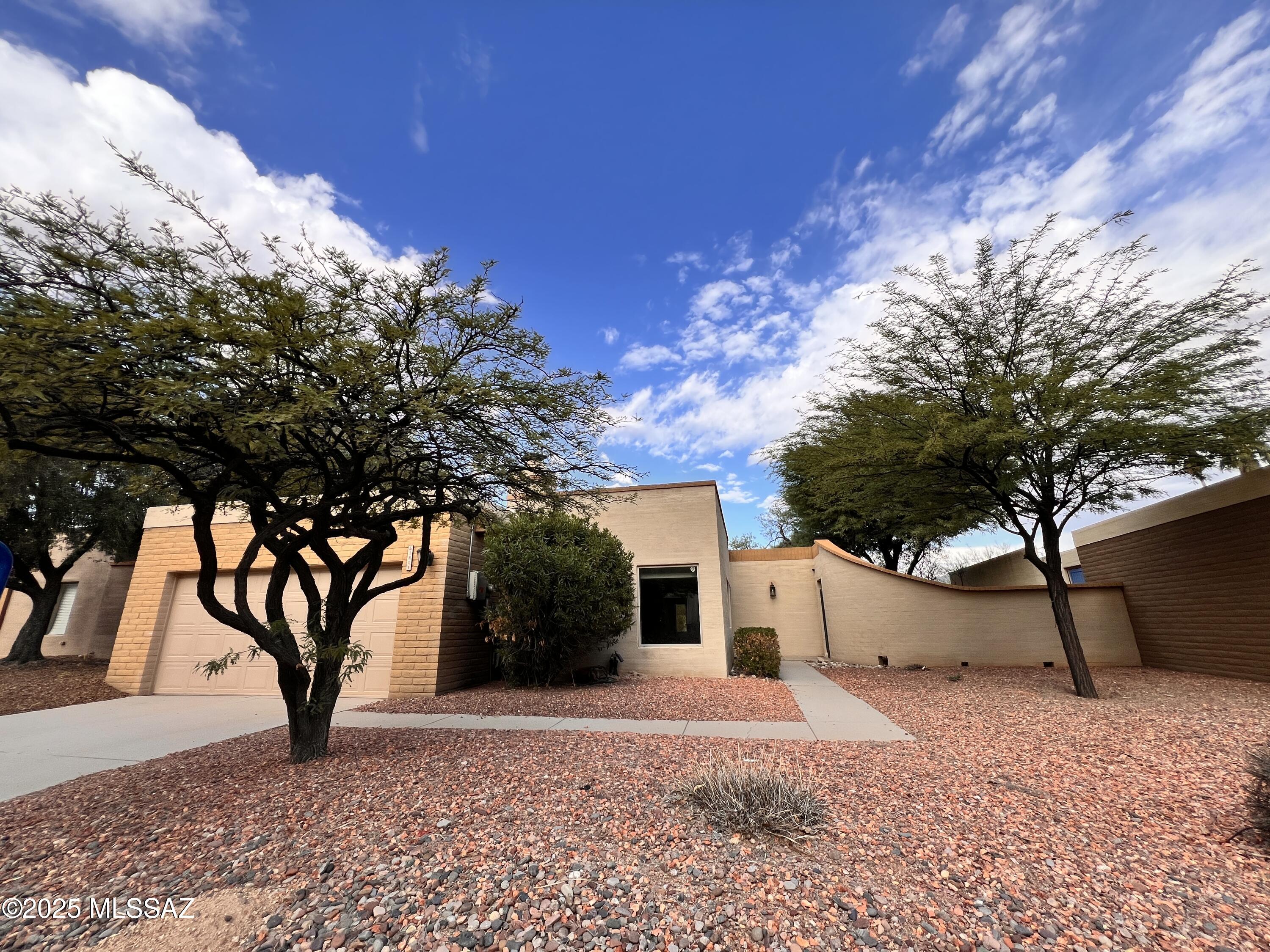 Tastefully remodeled 3bdr/2ba home in Northeast Tucson!
Spacious kitchen features Granite counters, stainless steel appliances, large island, tons of cabinet and counter space and more!
Primary bedroom w/ensuite offers dual vanity, linen space and walk-in shower.
This home has solar for our Tucson summers.
Located on a cul-de-sac, community pool, two car garage and big backyard w/extended covered patio.