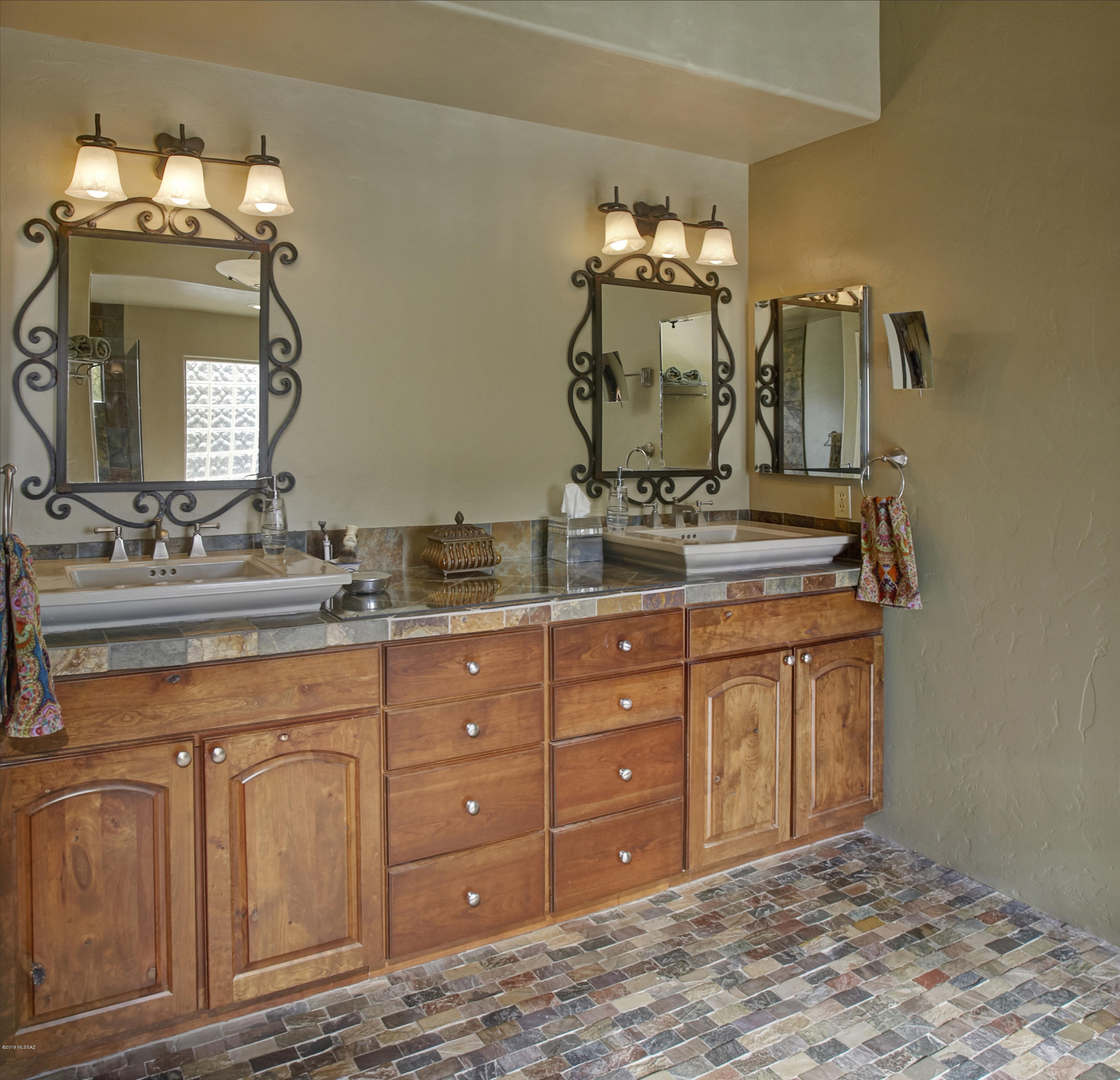 Honey Bee Ridge(The Estates At) - Residential