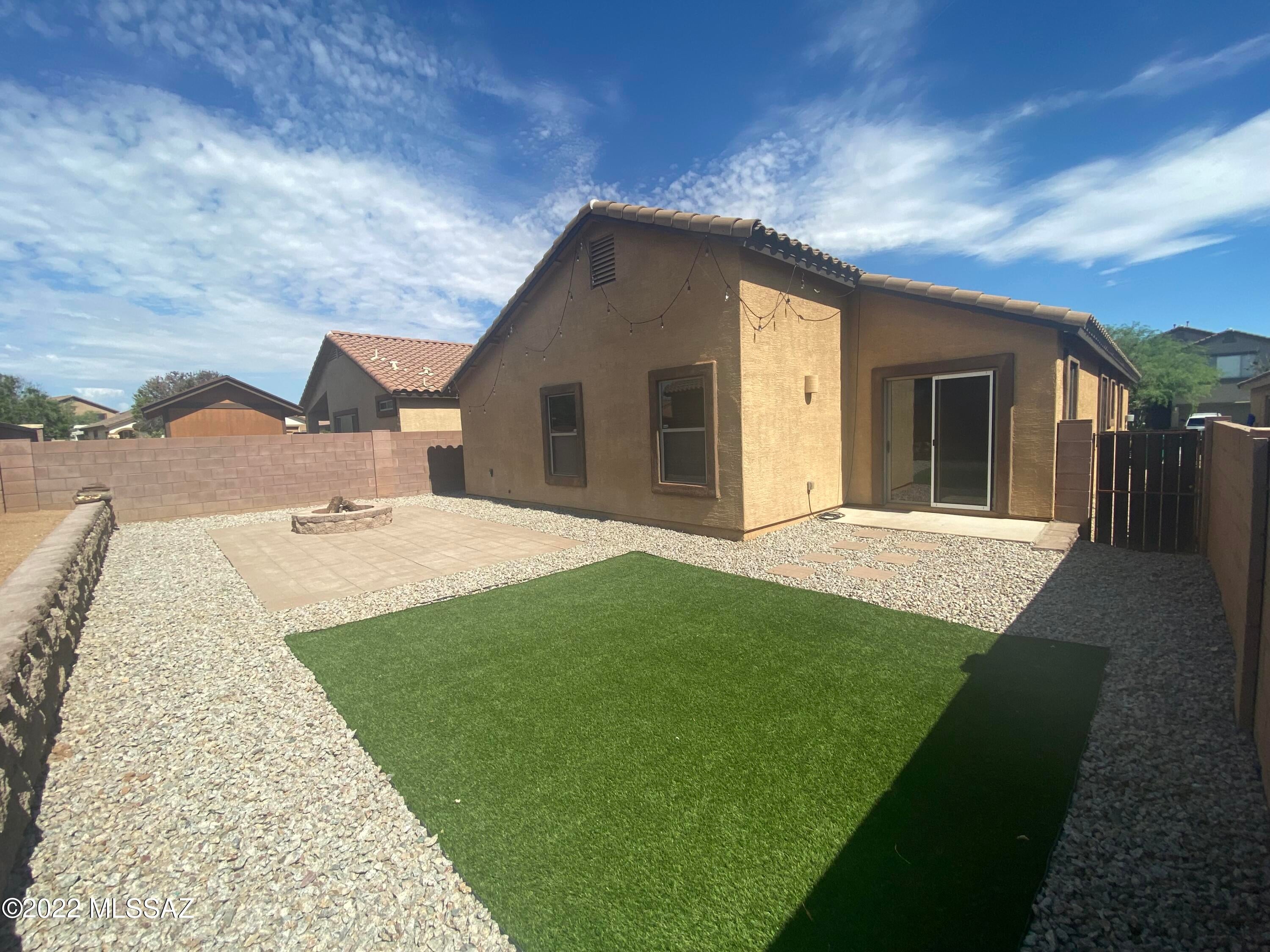 Presidios at Rancho Sahuarita (1-927) - Residential Lease