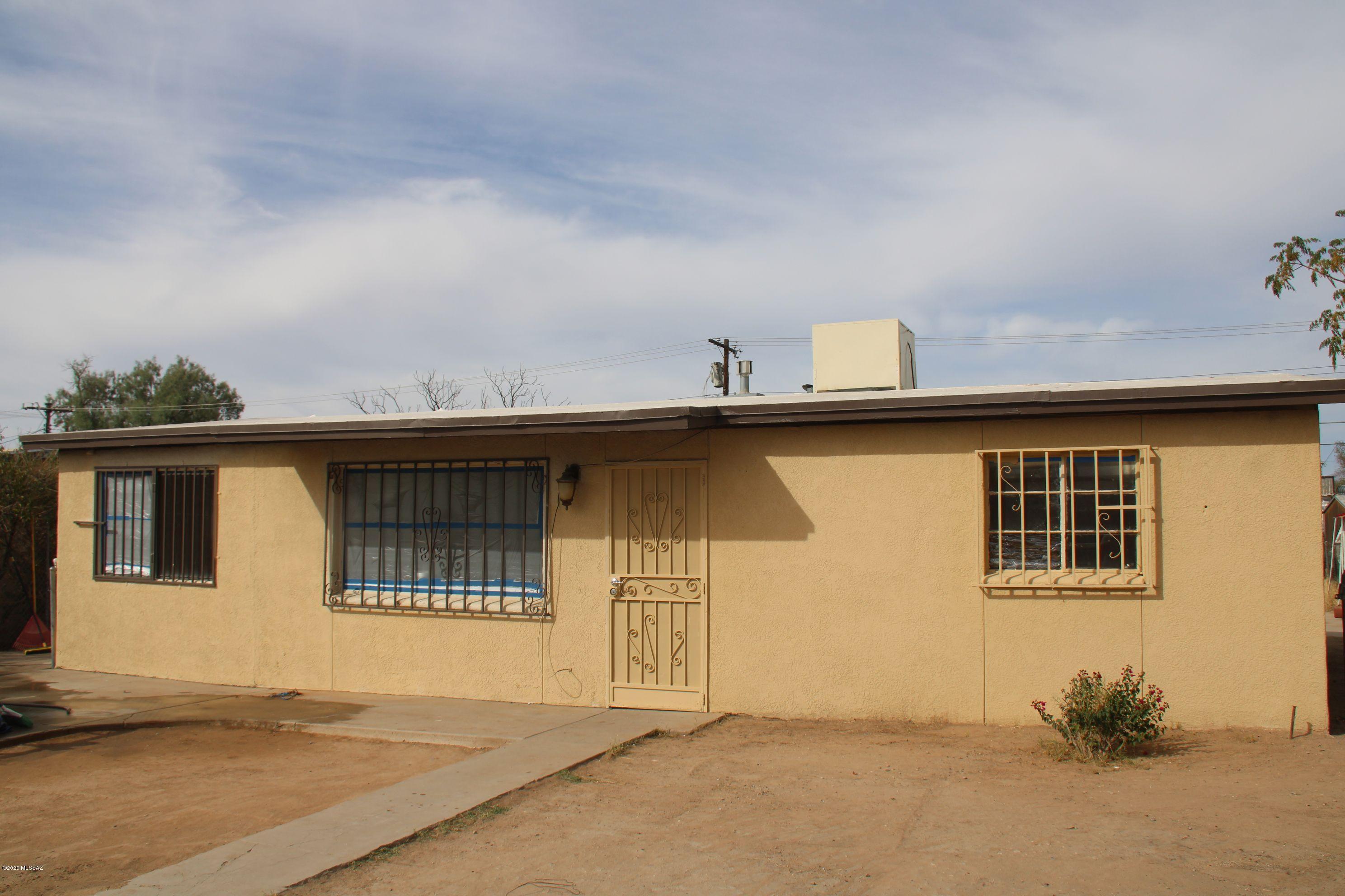 Updated home with tile floors (no carpet), New interior and exterior paint, 2 large storage sheds.
Seller is willing to add new AC with acceptable offer. Range price $149,900 - $169,900
OWNER/AGENT
