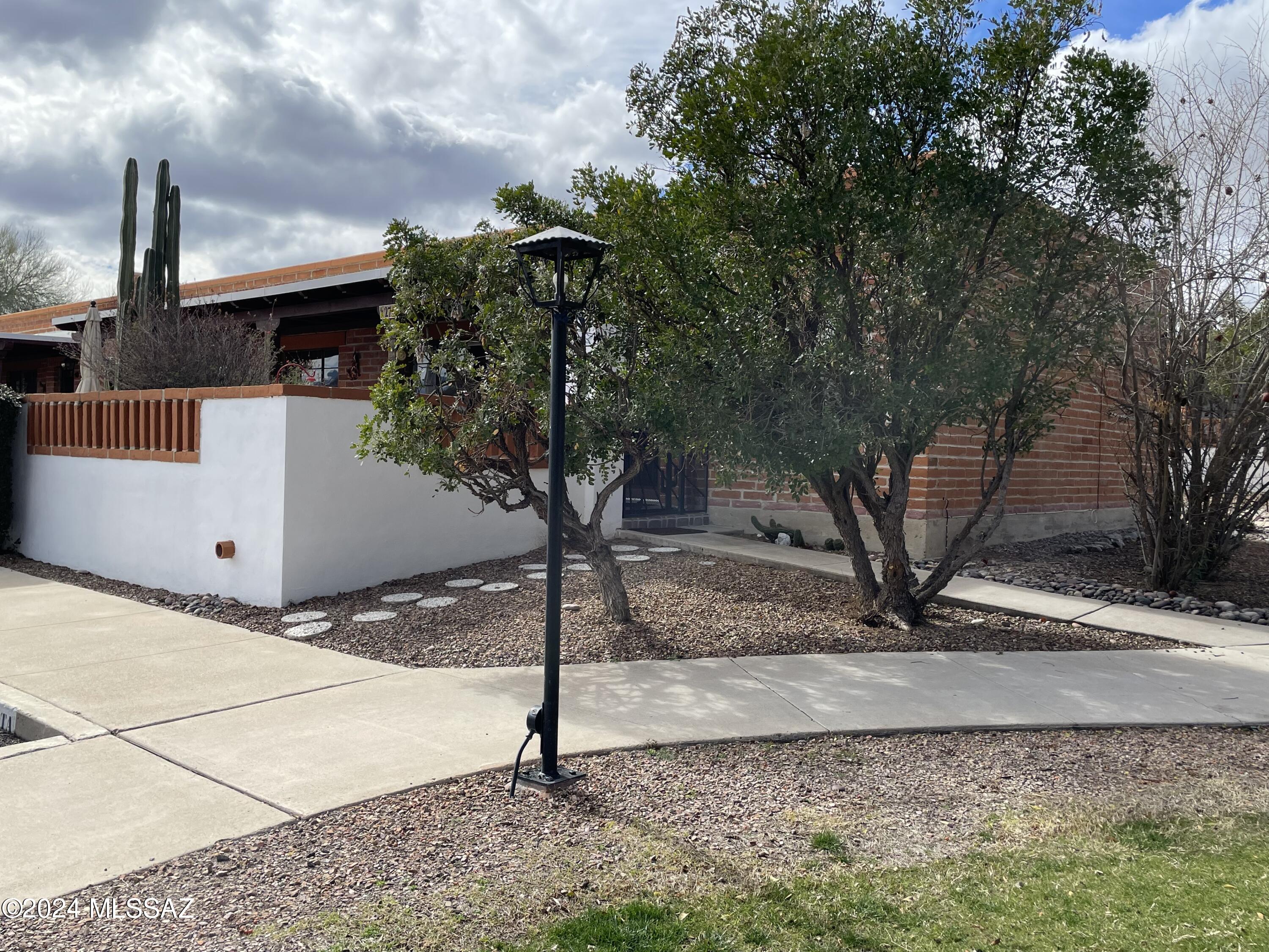 East facing with Mountain Views and Parking in Front. Privacy with common area on the North with suffleboard  courts, and park area with benches.
Nicely remodeled kitchen with  new cabinets, corian countertops, new appliances.
GVR already in place for your enjoyment.