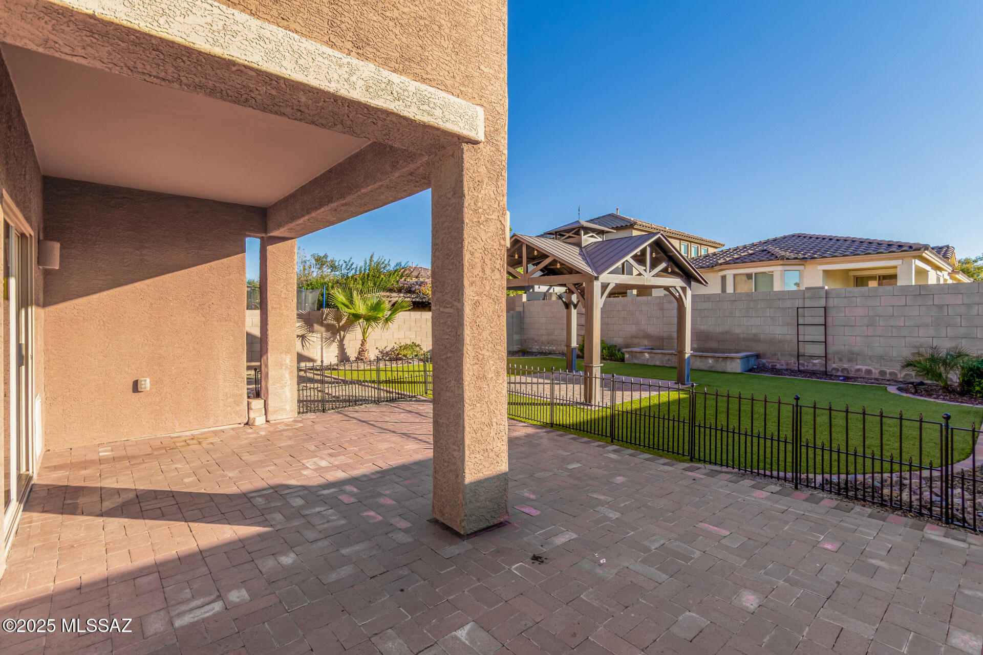 Interstate 10 and Kolb Road - Residential