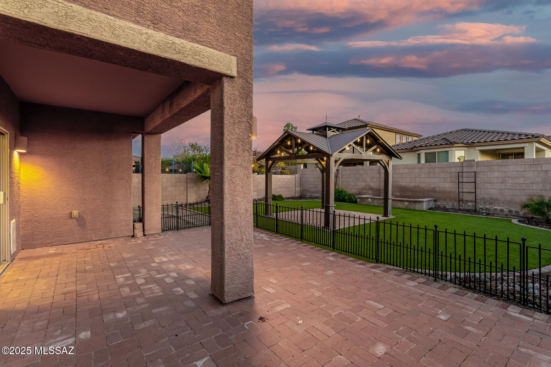 Interstate 10 and Kolb Road - Residential