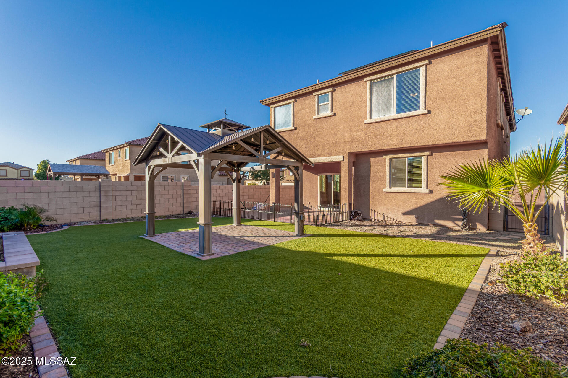 Interstate 10 and Kolb Road - Residential