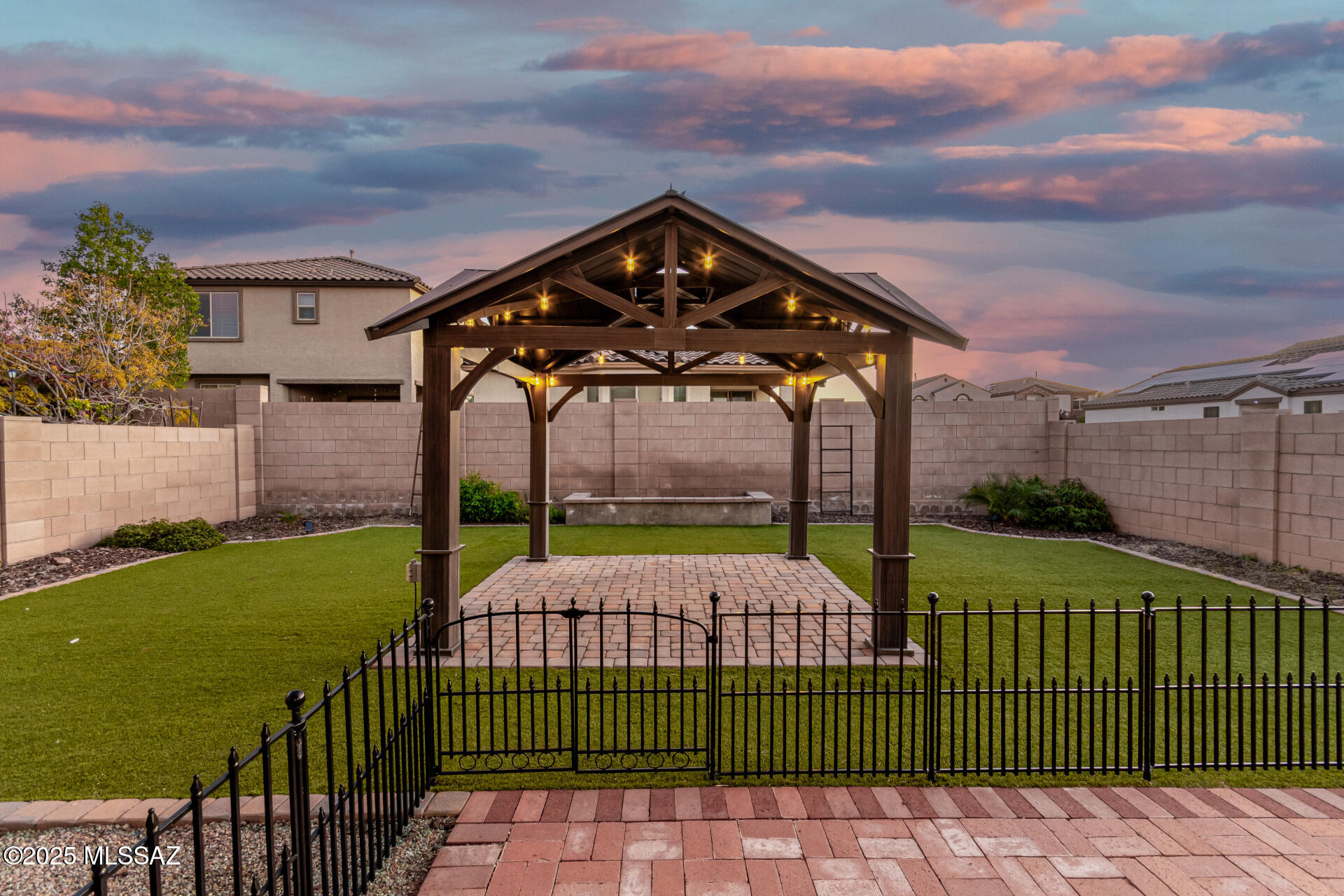 Interstate 10 and Kolb Road - Residential