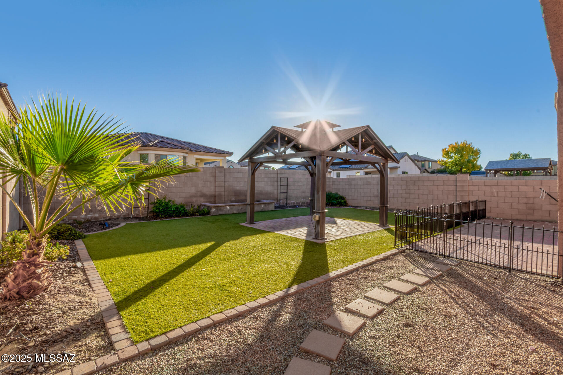 Interstate 10 and Kolb Road - Residential