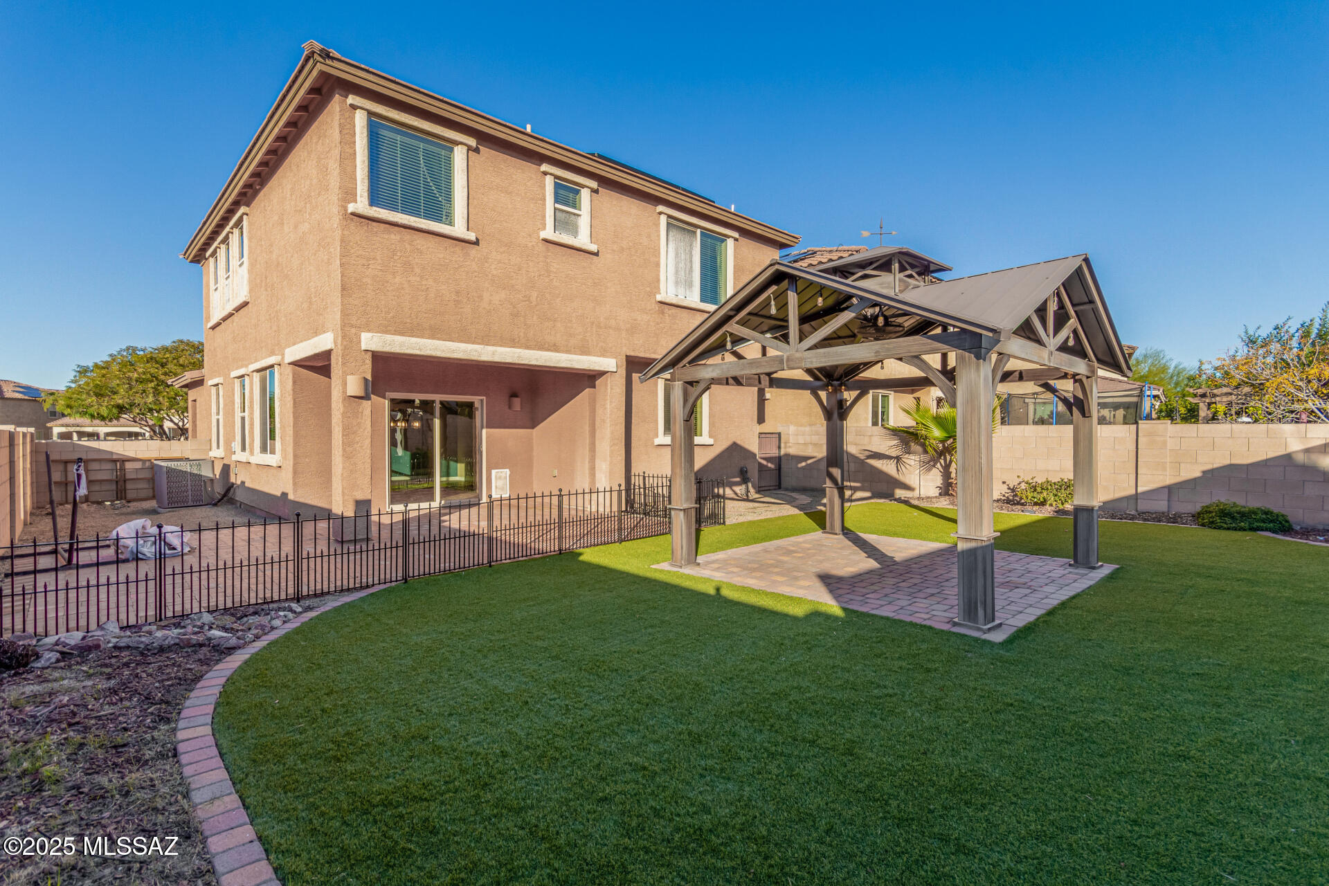 Interstate 10 and Kolb Road - Residential