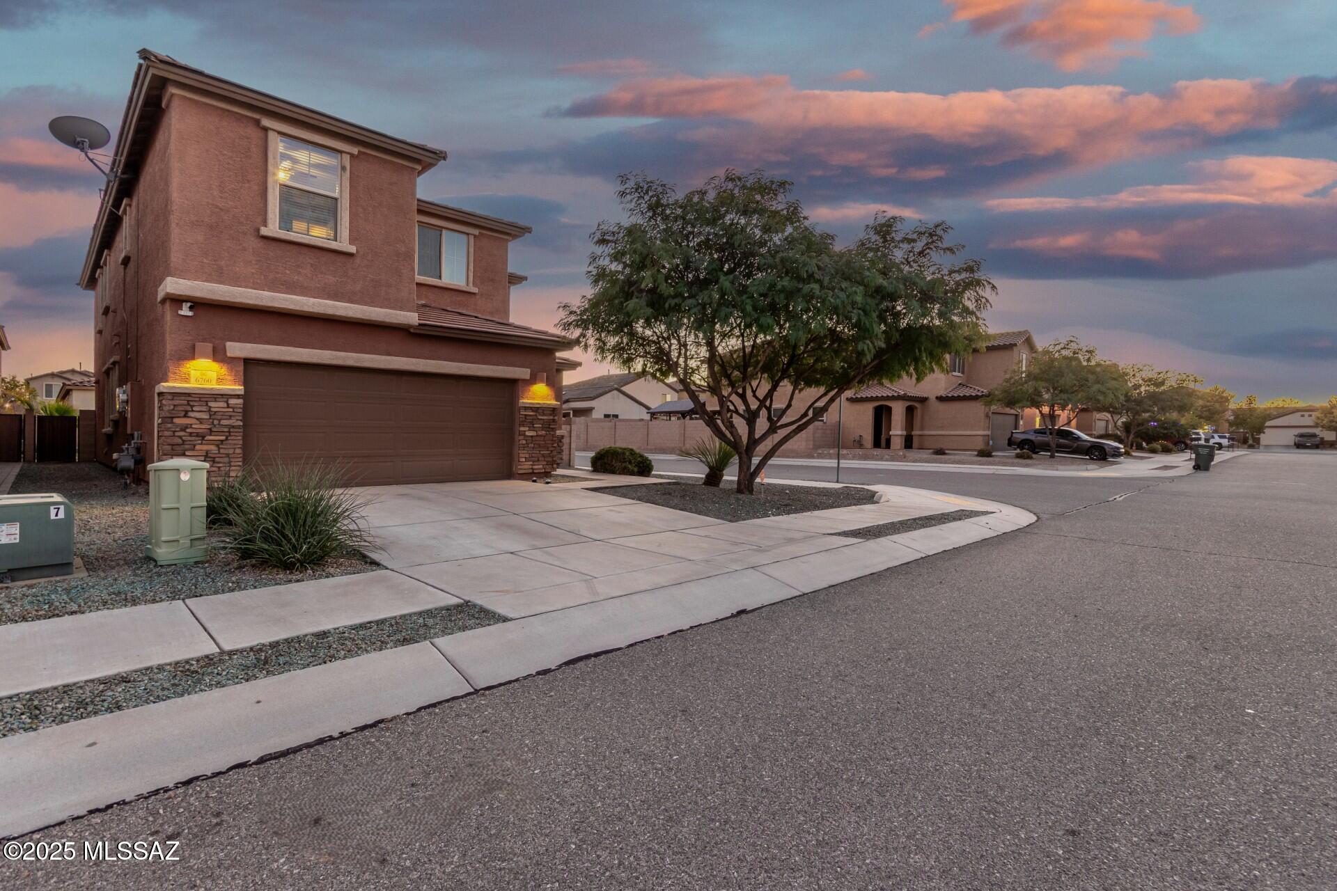 Interstate 10 and Kolb Road - Residential
