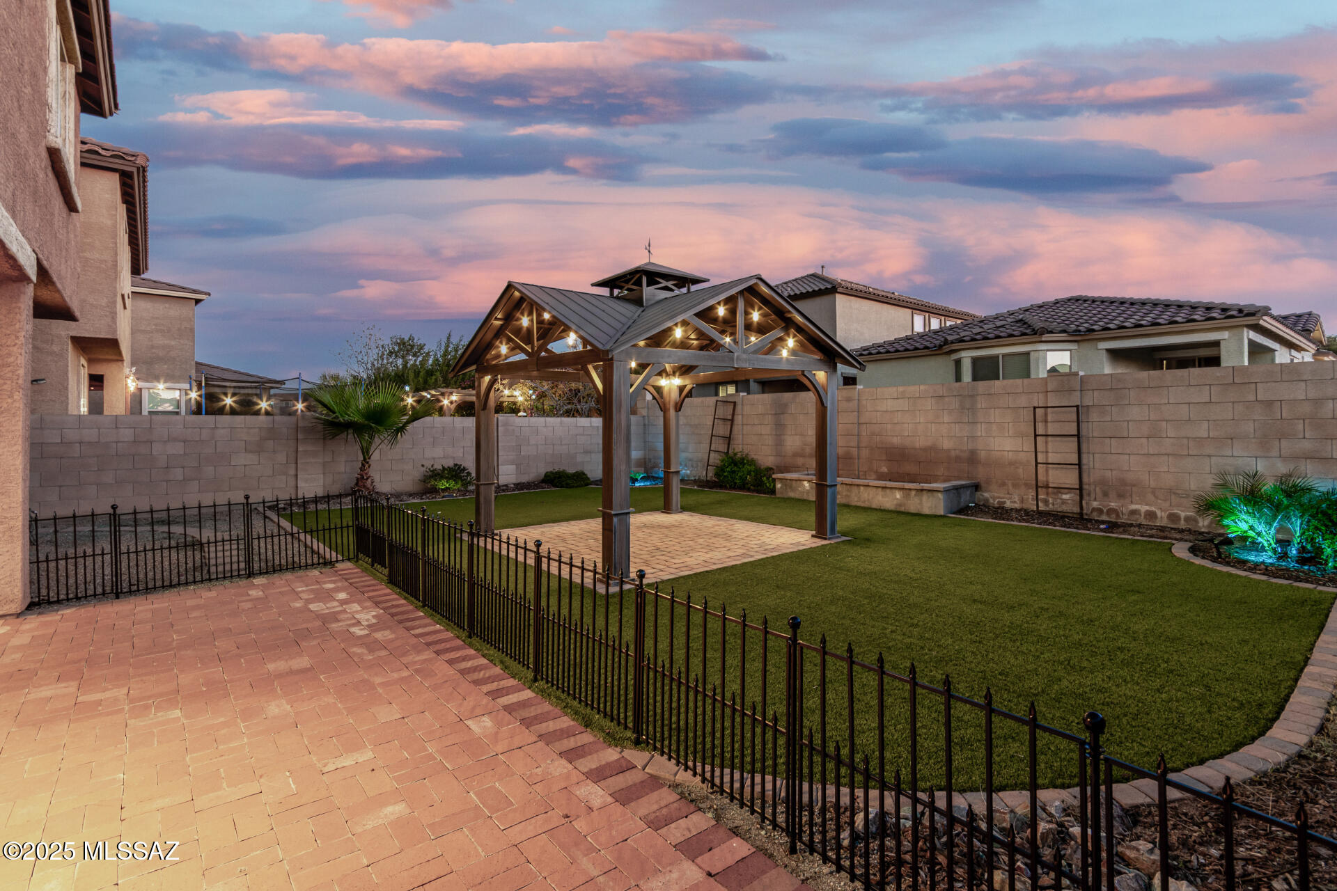 Interstate 10 and Kolb Road - Residential