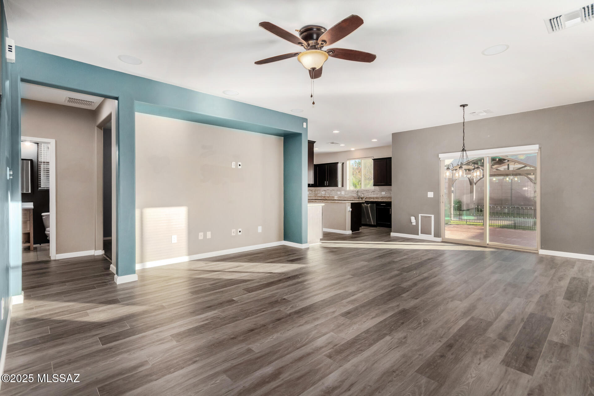 Interstate 10 and Kolb Road - Residential