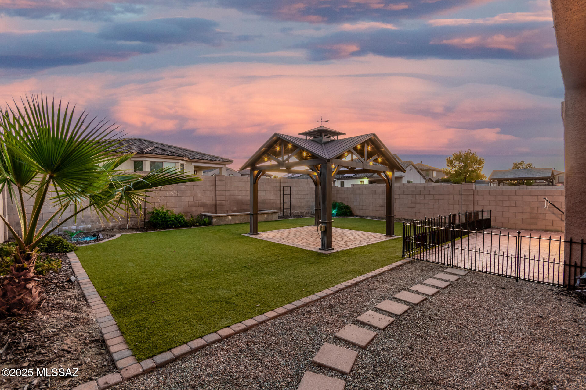 Interstate 10 and Kolb Road - Residential