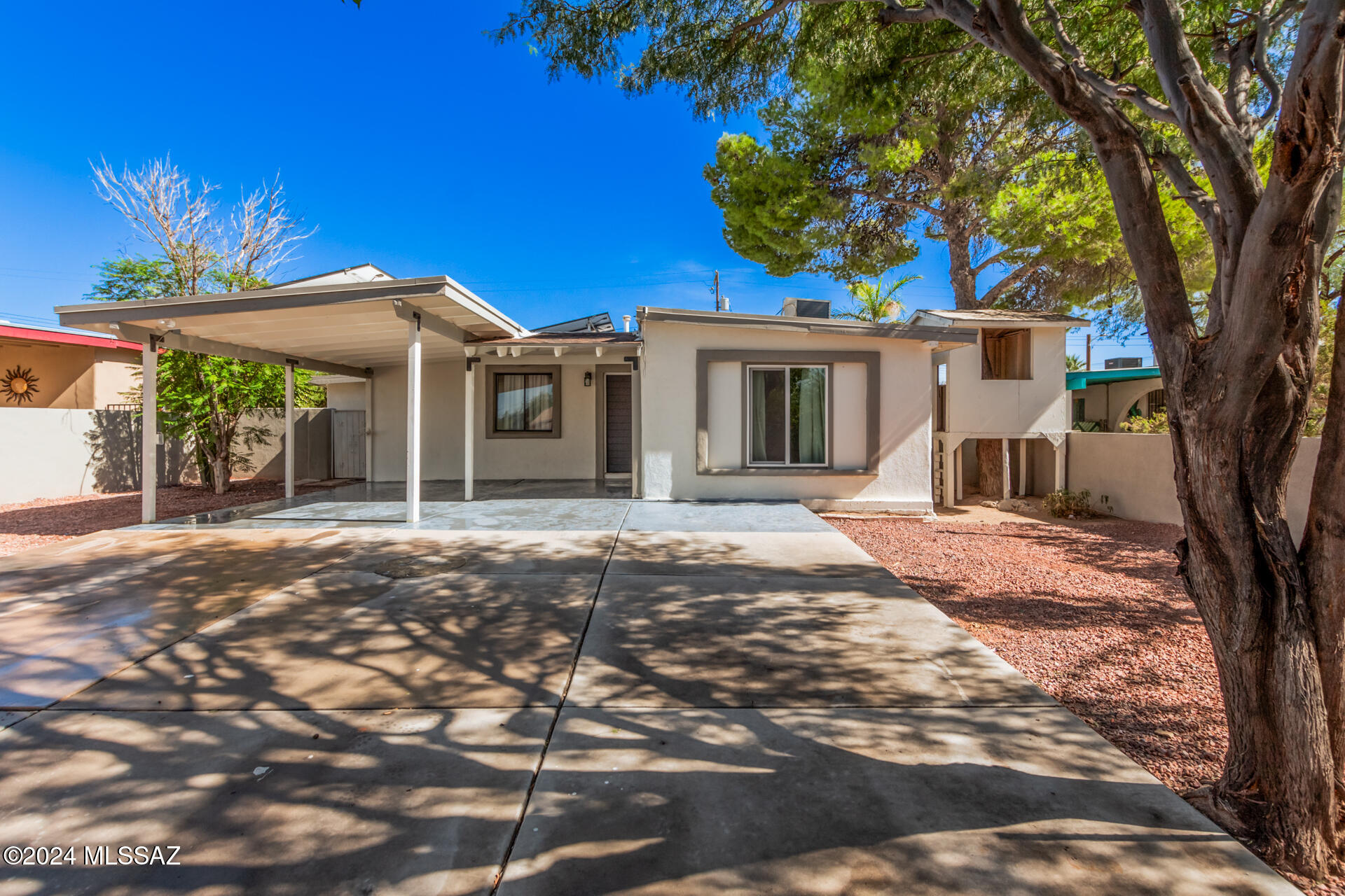 Seller will accept or counter offers from $275,900-$285,900. This beautifully renovated property features a modern kitchen with new cabinets, granite countertops, a gas stove, and stylish tile flooring. Inside, enjoy fresh paint, contemporary light fixtures, and upgraded safety features. The primary and second baths include new fixtures and vanities for added comfort. Outside, fresh paint and low-maintenance landscaping enhance curb appeal. Don't miss your chance to own this move-in-ready home—schedule a showing today!