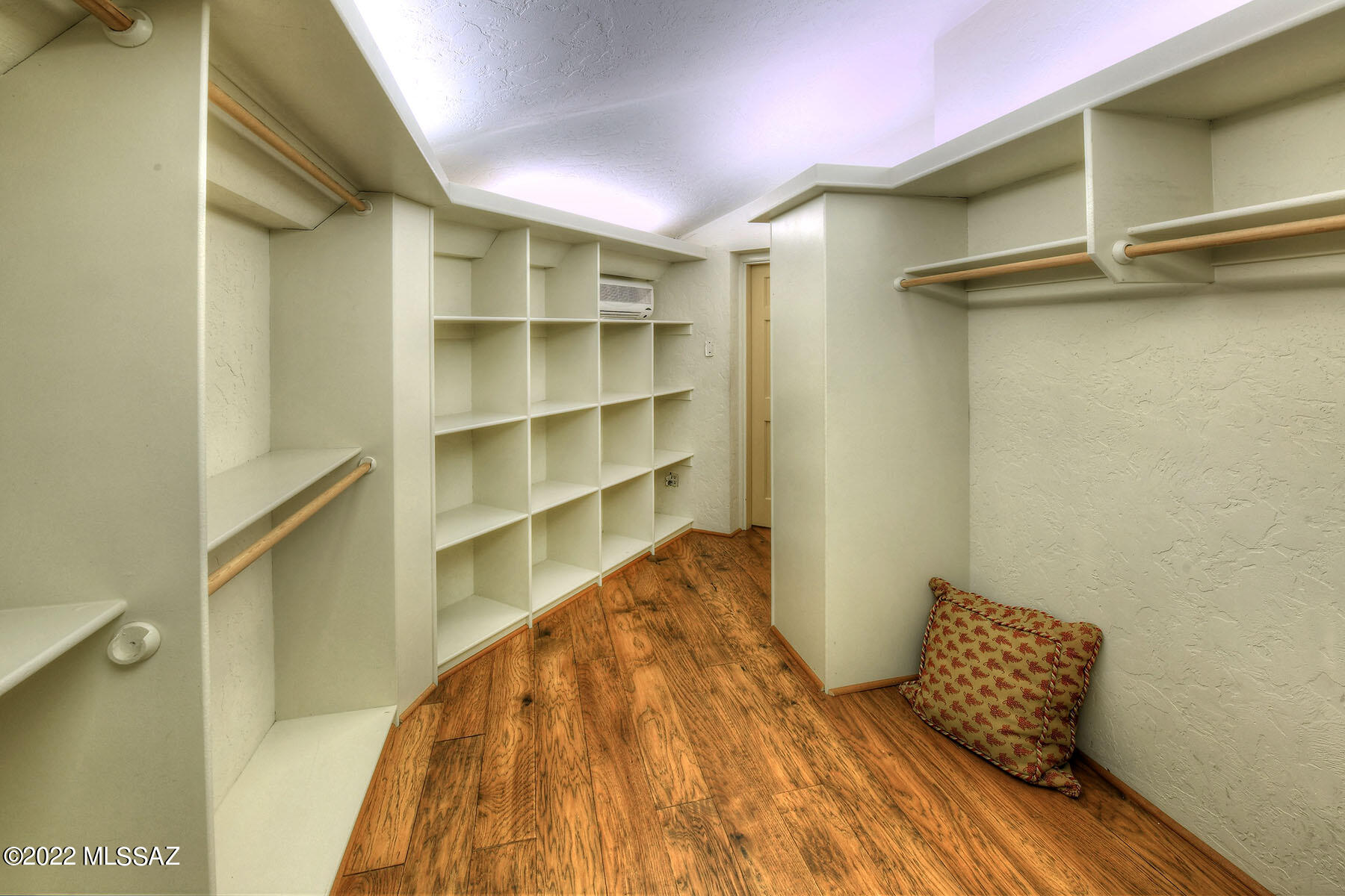 Finisterra (1-210) - Residential