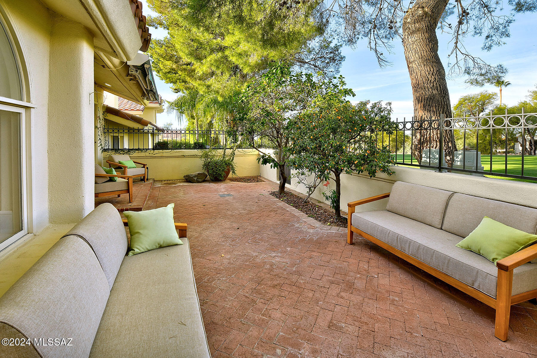 El Diamante Townhomes (1-15) - Residential