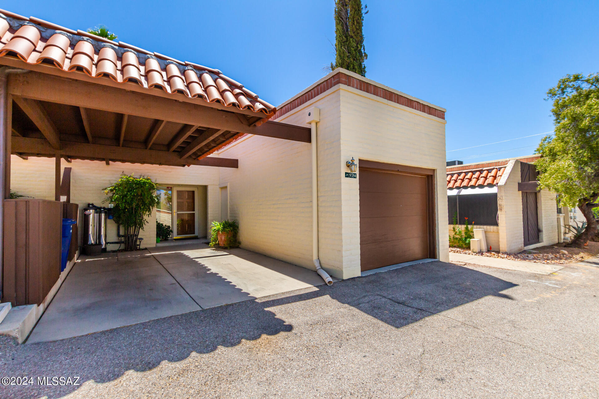 Excellent opportunity to own a well-maintained, townhome in the quaint Plaza Mirador community. The subdivision comprises 28 units that enclose a tranquil common area w/pool. only accessible to residents and their guests. Why rent when you can have a home to call your own? Would make a fantastic investment property.