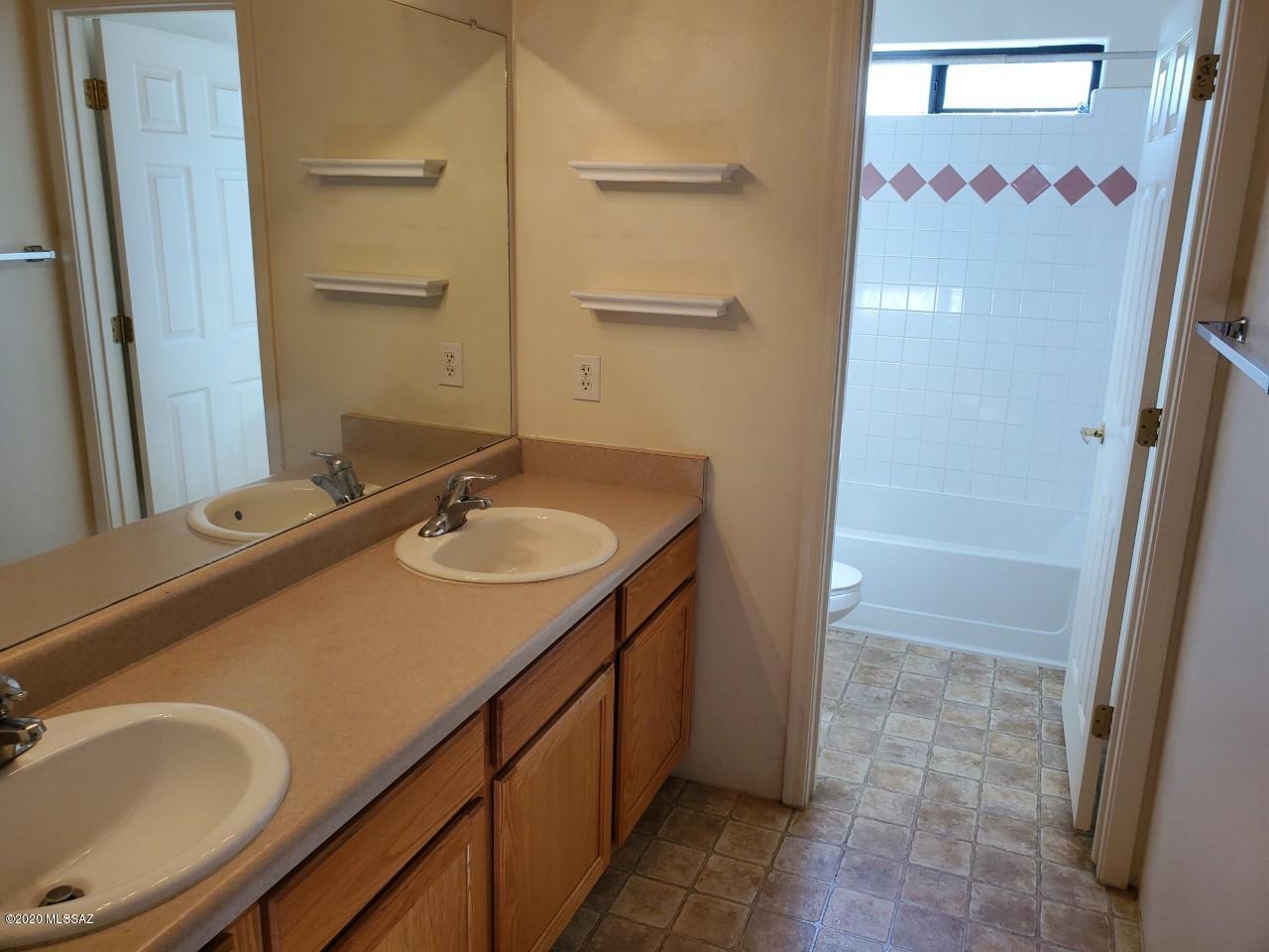 Unsubdivided - Residential Lease