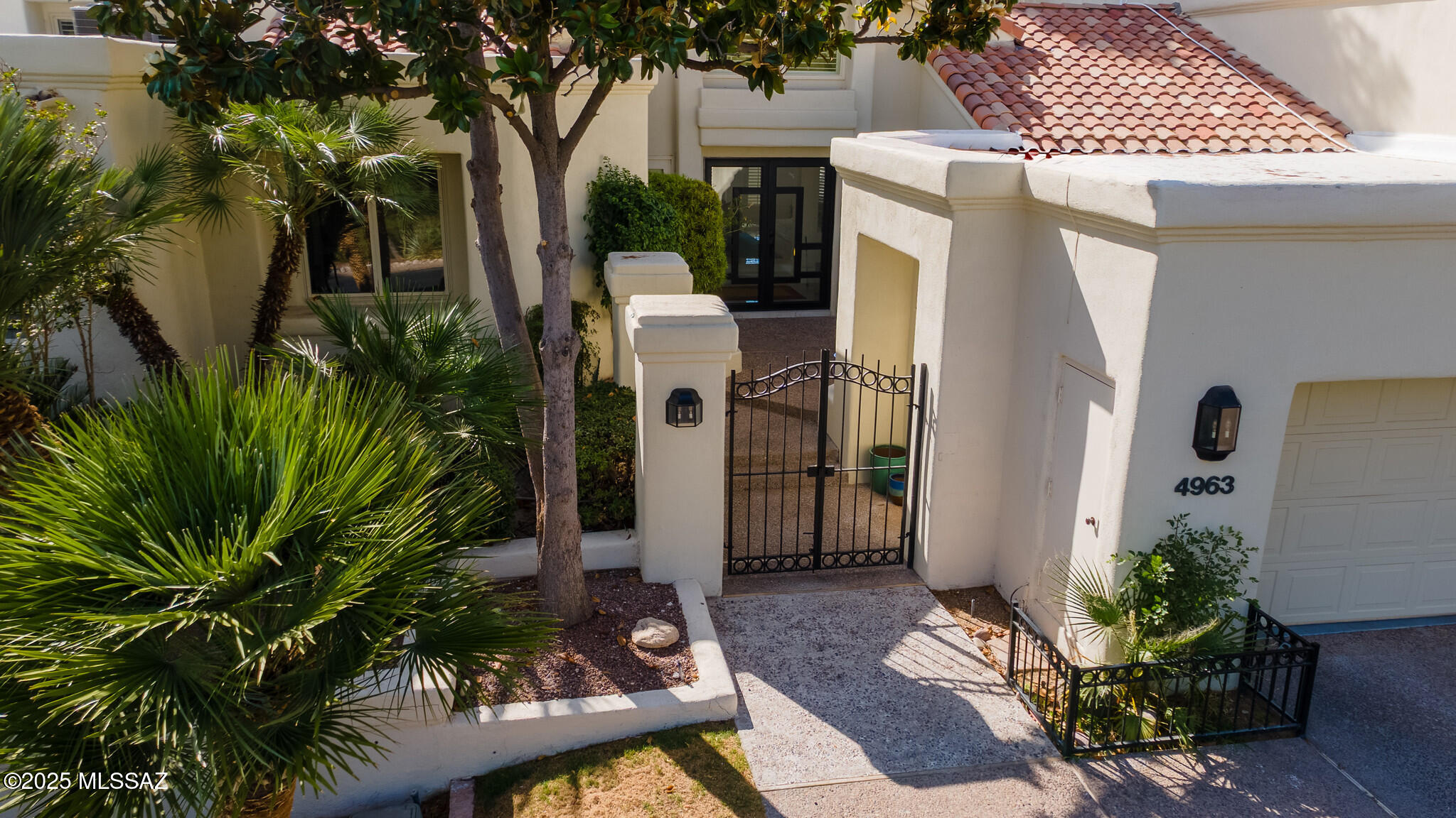 El Diamante Townhomes (1-15) - Residential