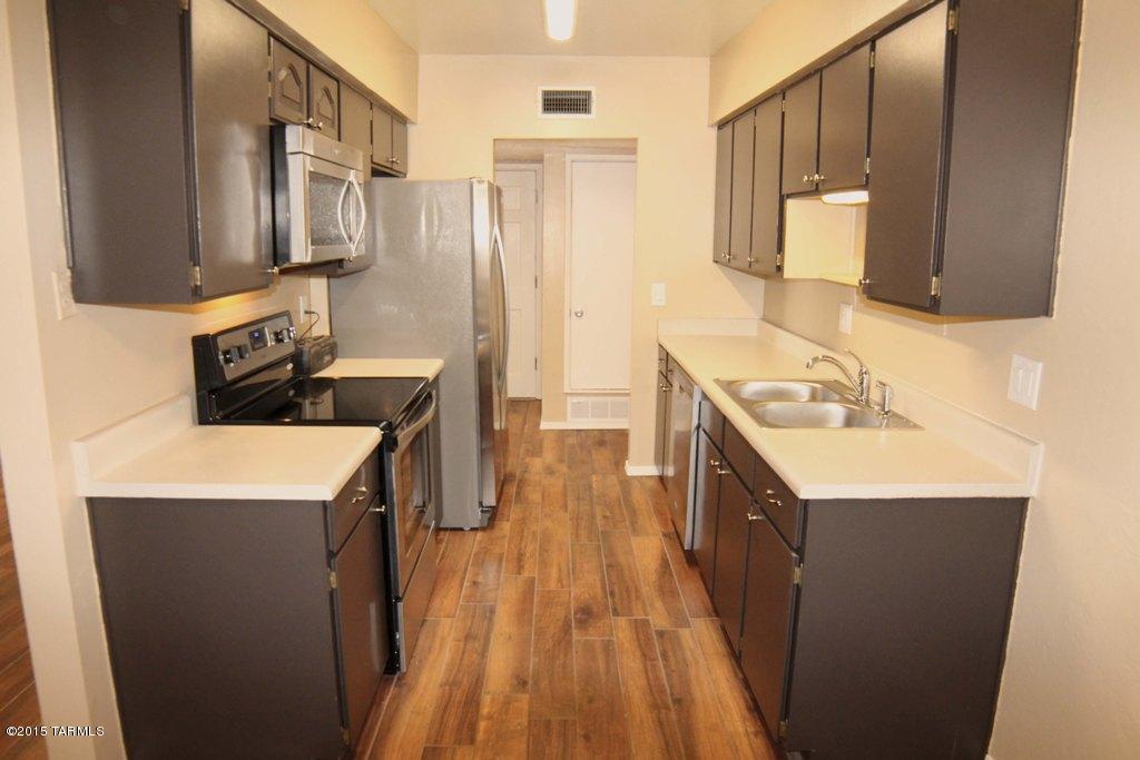 Valley View East NO. 5 (1-344) - Residential Lease