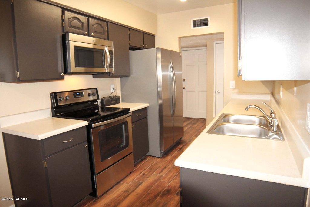 Valley View East NO. 5 (1-344) - Residential Lease
