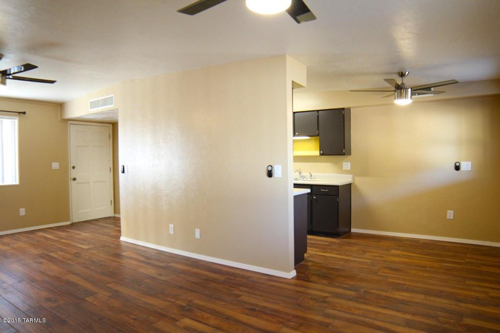 Valley View East NO. 5 (1-344) - Residential Lease