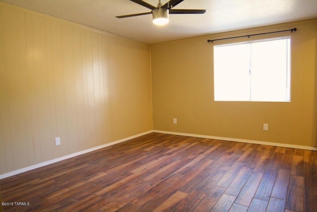Valley View East NO. 5 (1-344) - Residential Lease