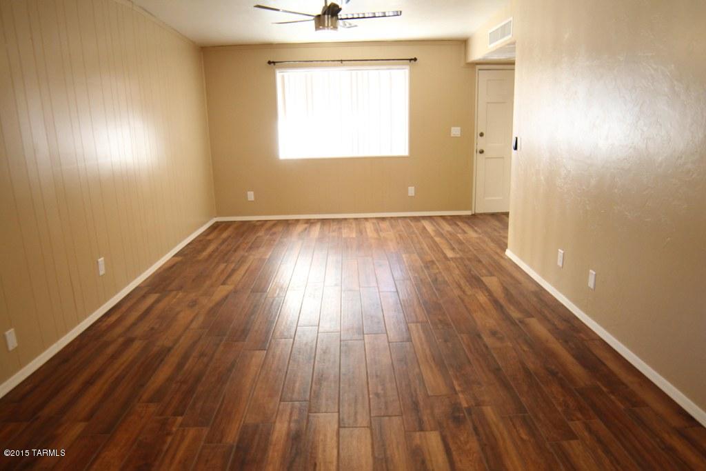 Valley View East NO. 5 (1-344) - Residential Lease