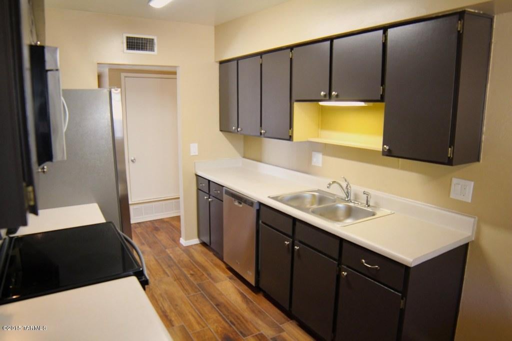Valley View East NO. 5 (1-344) - Residential Lease