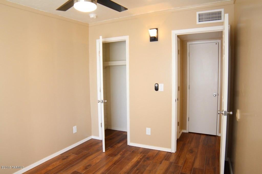 Valley View East NO. 5 (1-344) - Residential Lease