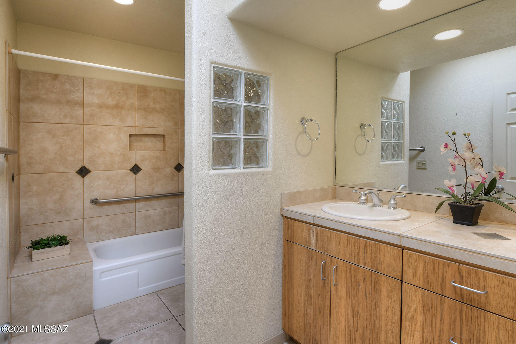 Sabino Town And Country Estates (1-77) - Residential