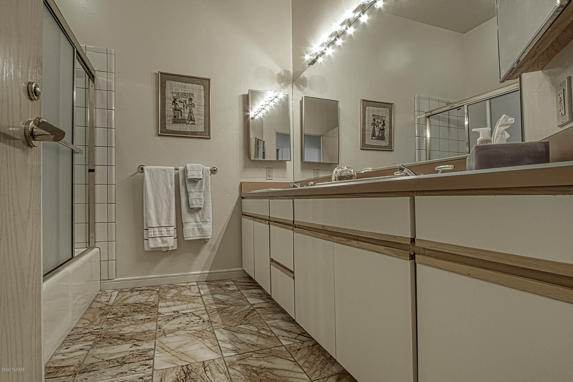 Finisterra (1-210) - Residential