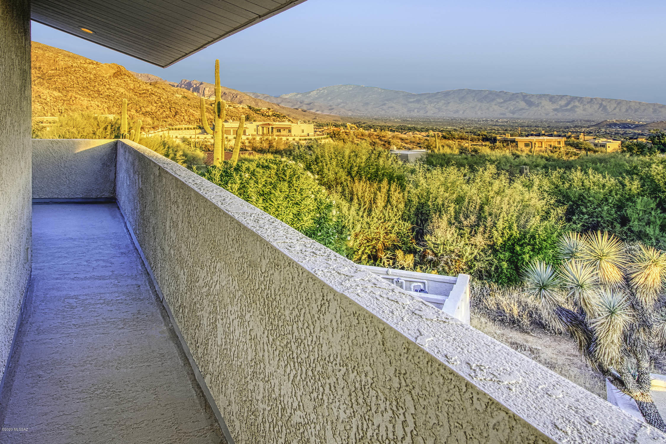 Finisterra (1-210) - Residential