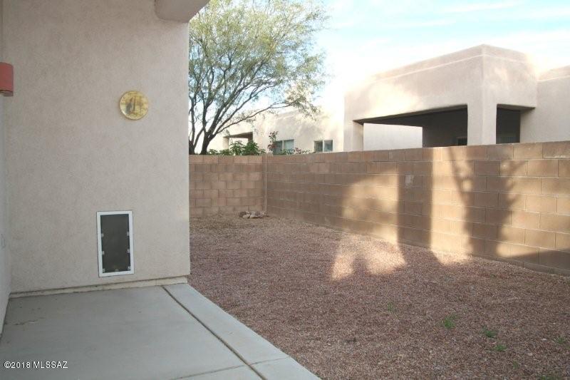 Rancho Esperero (1-343) - Residential Lease